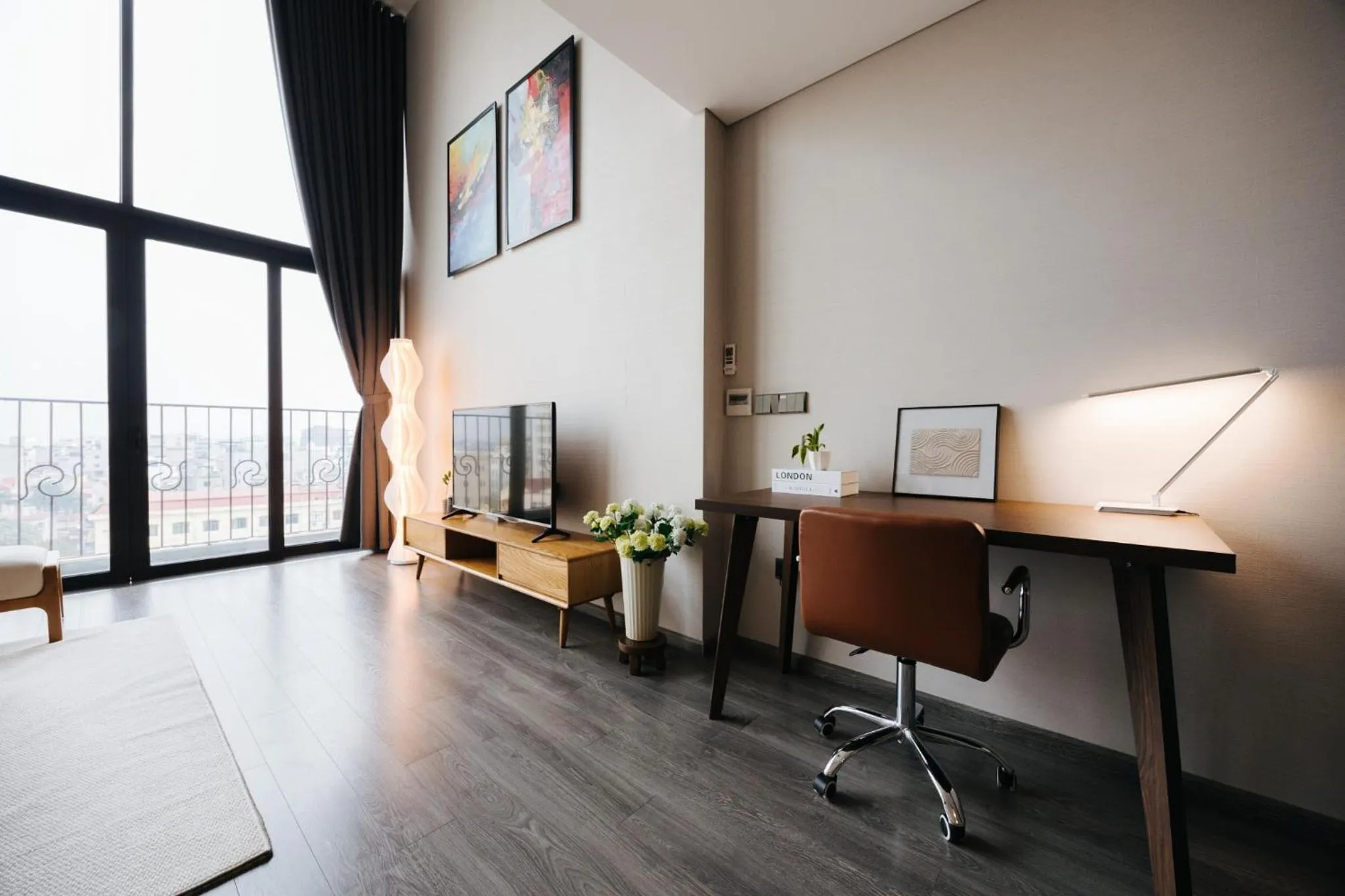 TV and multimedia in PentStudio Duplex Apartment