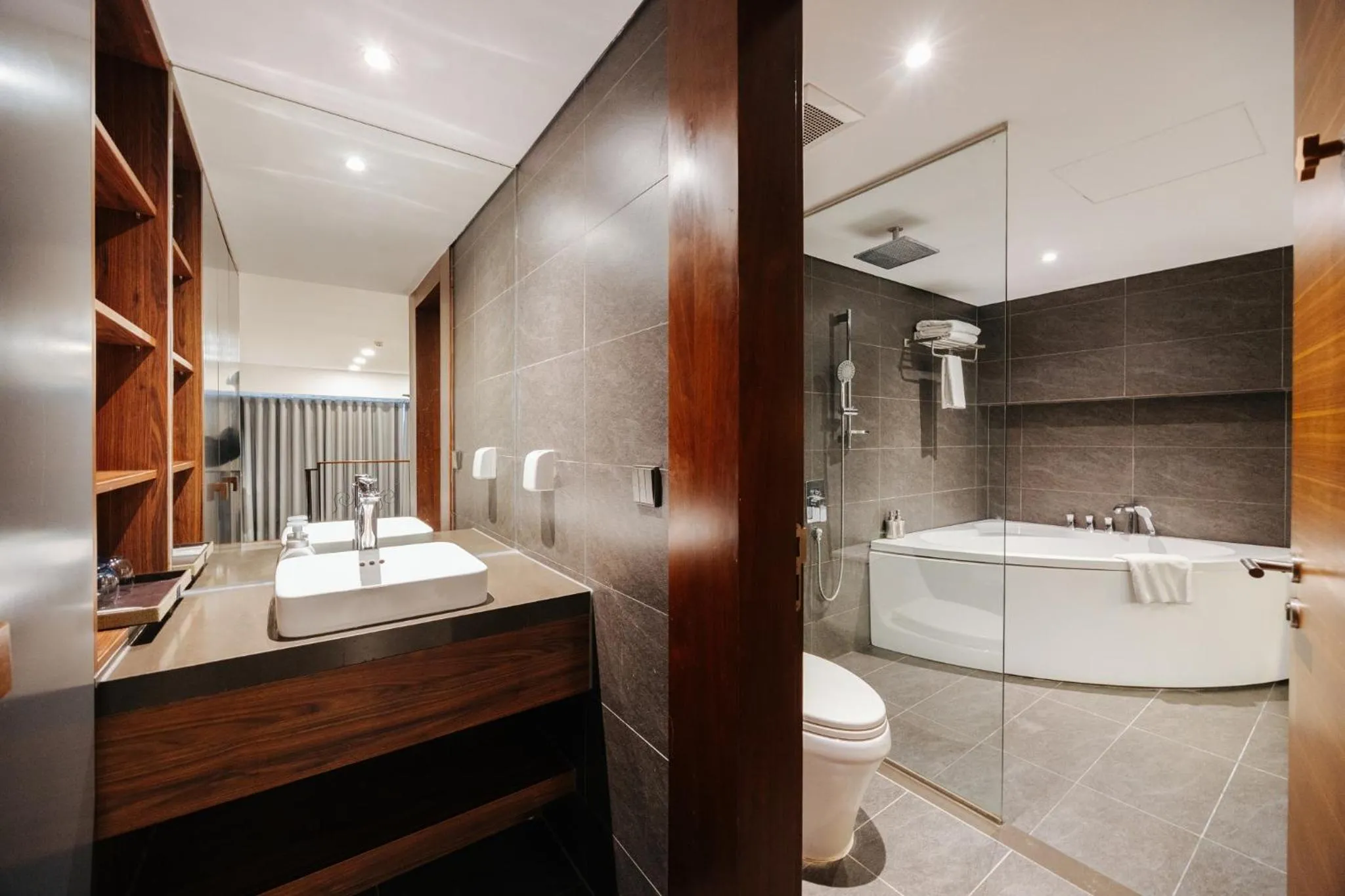 Shower in PentStudio Duplex Apartment