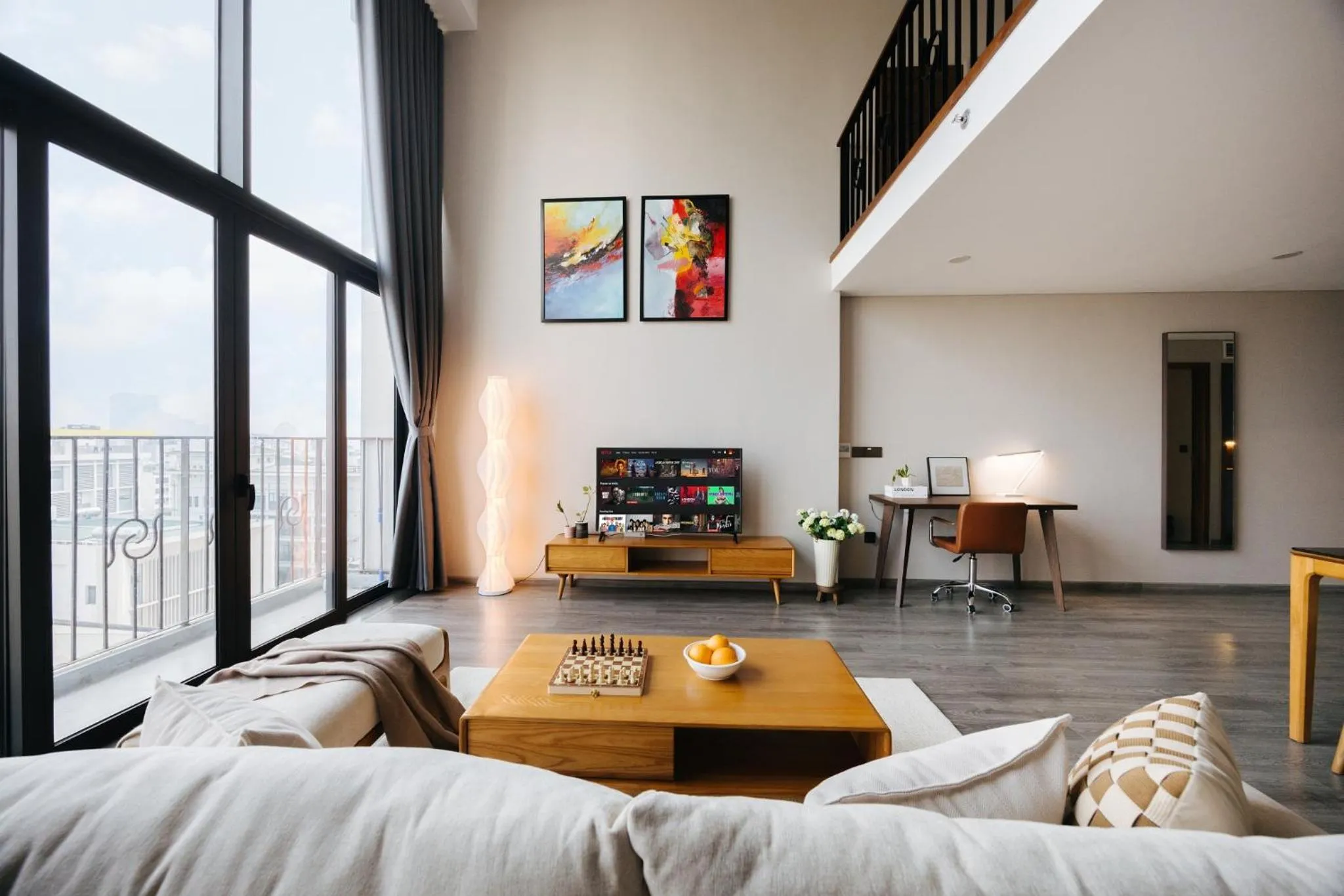 TV and multimedia, Bed in PentStudio Duplex Apartment