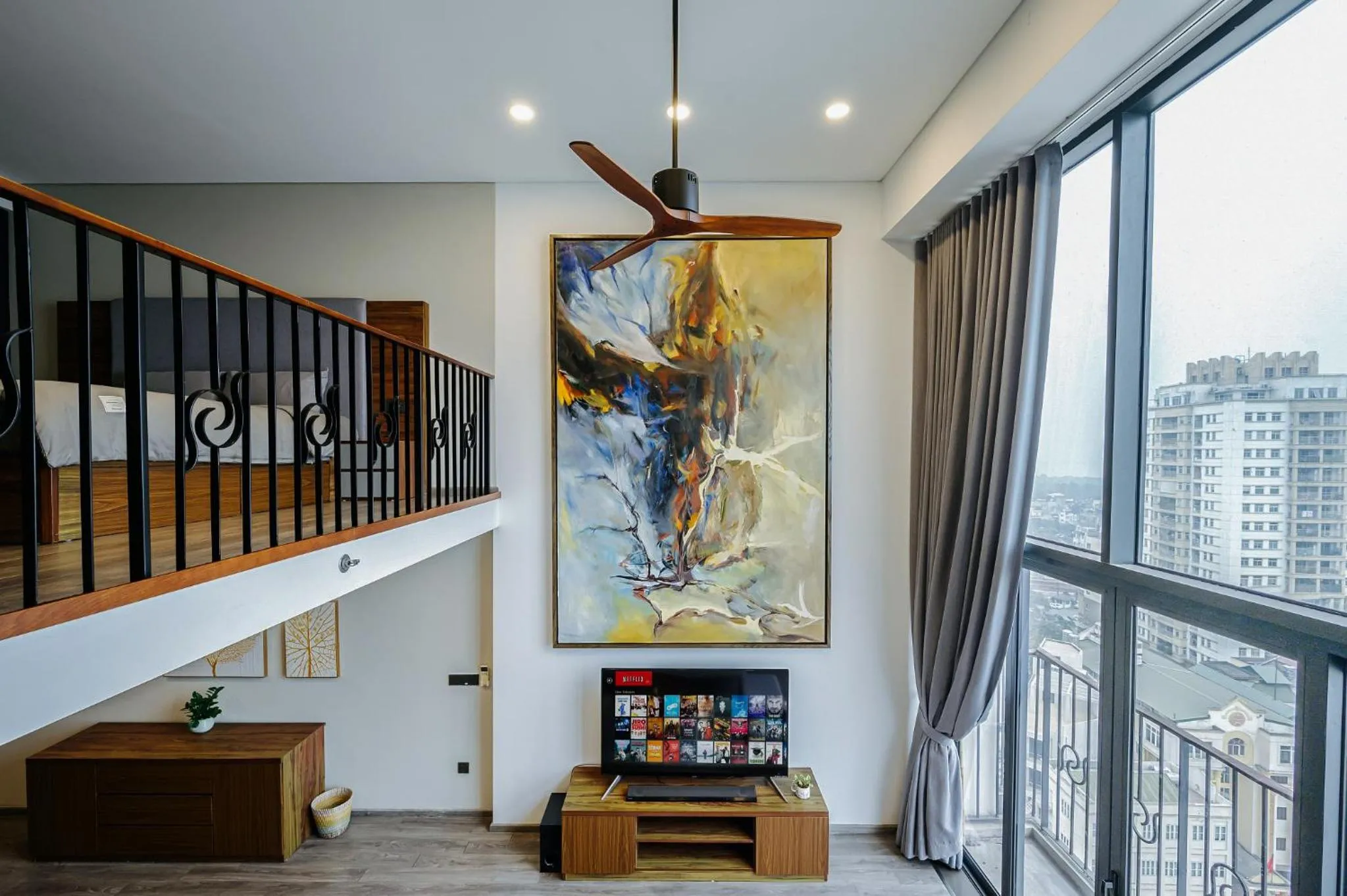 TV and multimedia in PentStudio Duplex Apartment