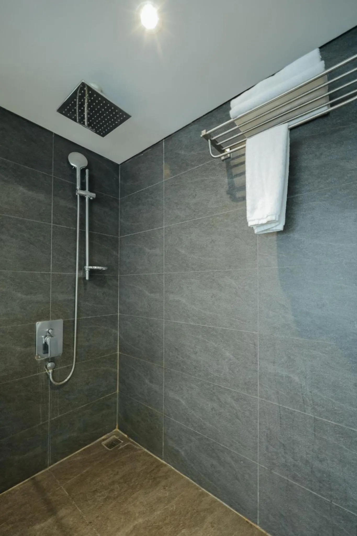 Bathroom in PentStudio Duplex Apartment