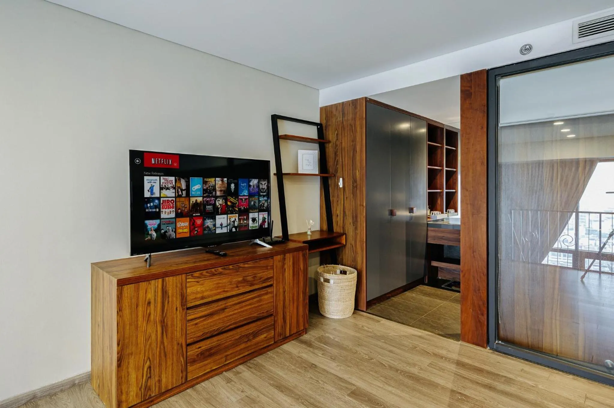 TV and multimedia in PentStudio Duplex Apartment
