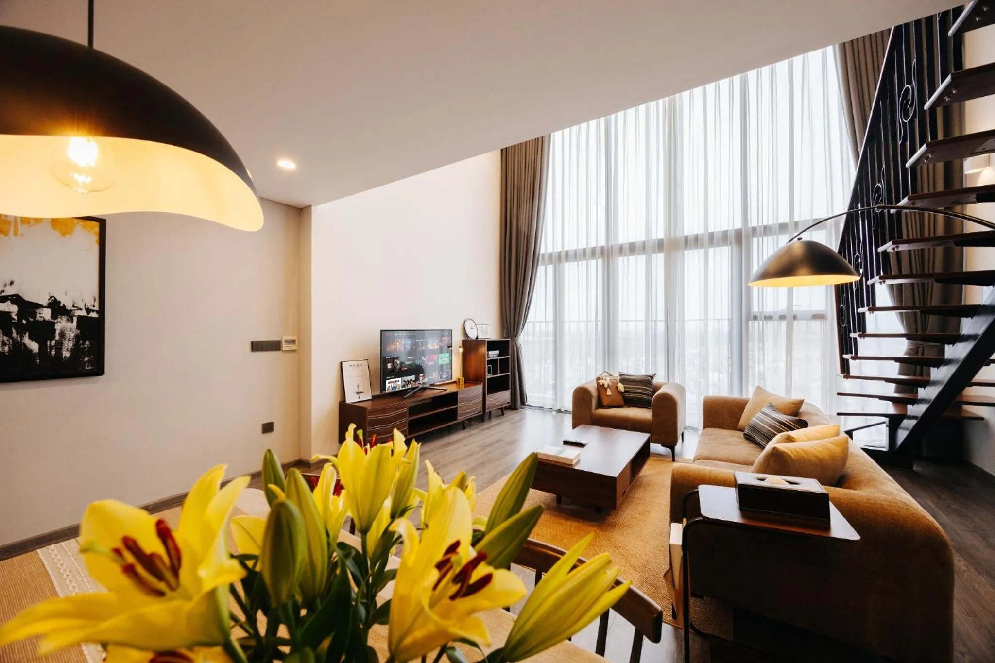 Communal lounge/ TV room in PentStudio Duplex Apartment