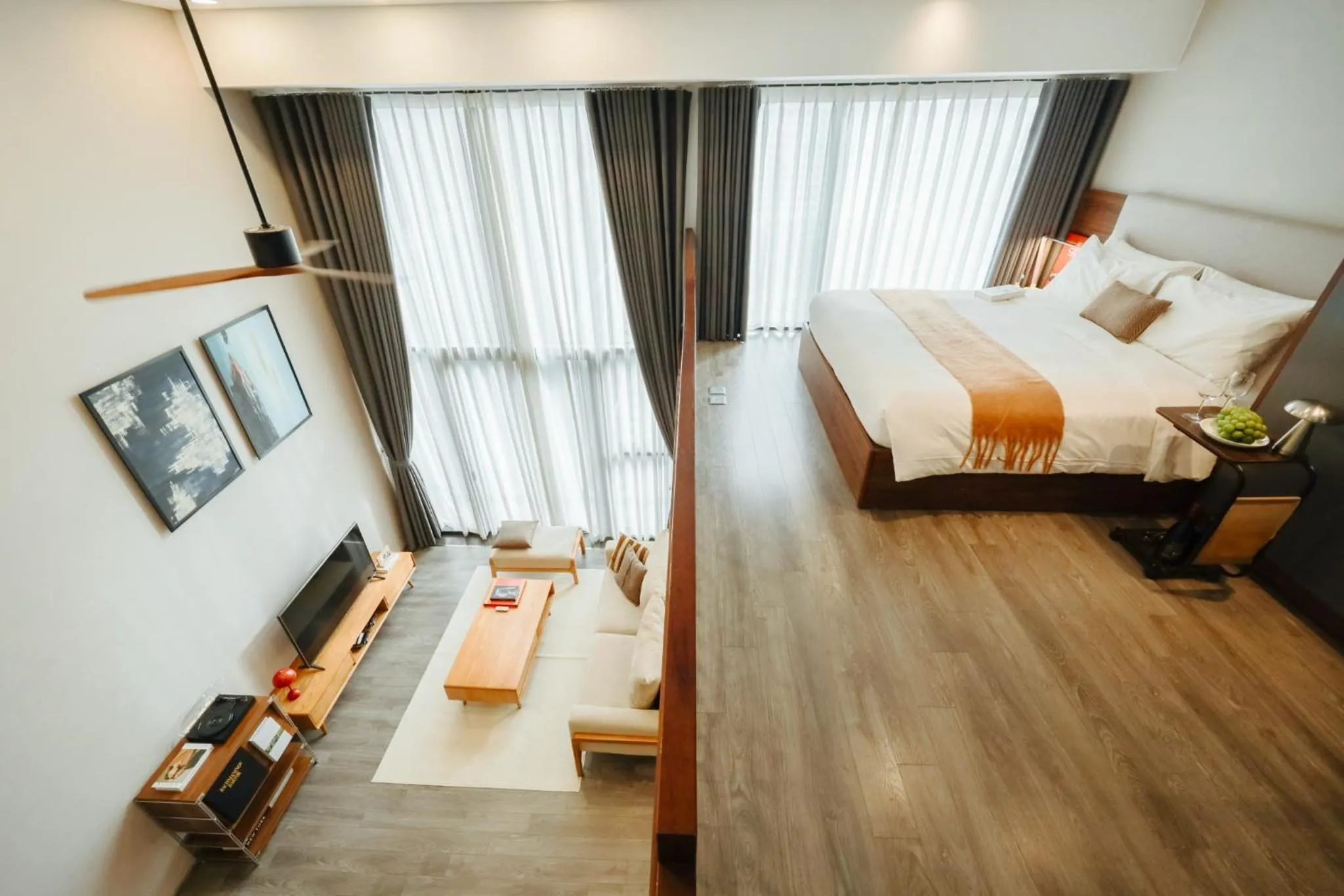 Photo of the whole room, Bed in PentStudio Duplex Apartment
