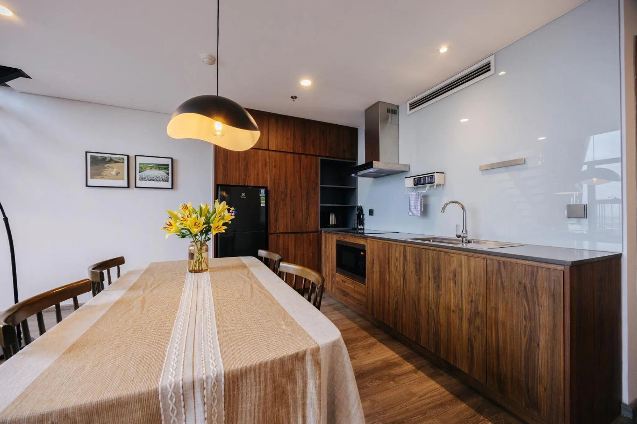 Kitchen or kitchenette in PentStudio Duplex Apartment