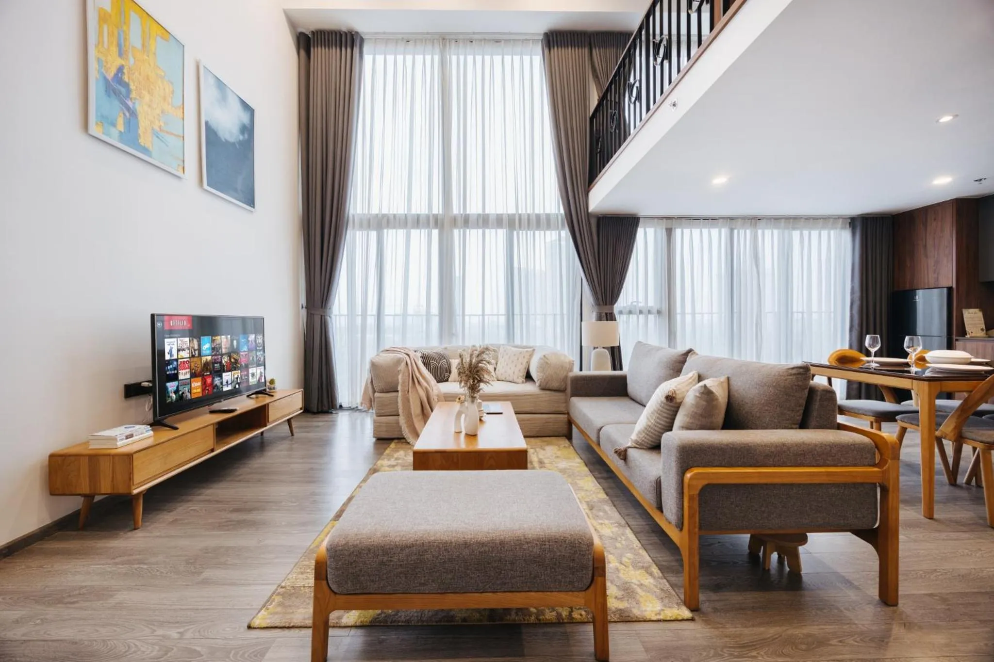 Communal lounge/ TV room in PentStudio Duplex Apartment