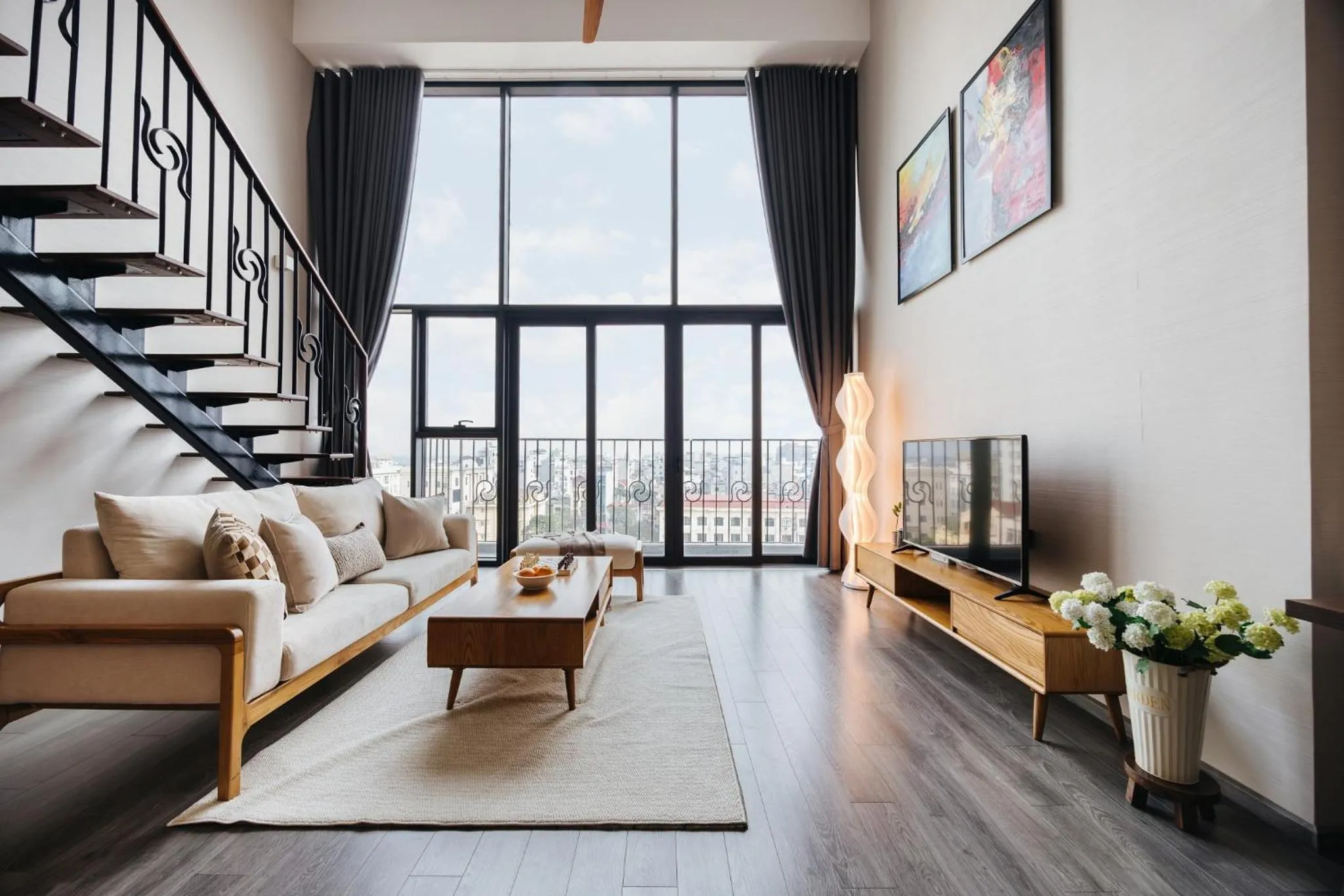 Communal lounge/ TV room in PentStudio Duplex Apartment