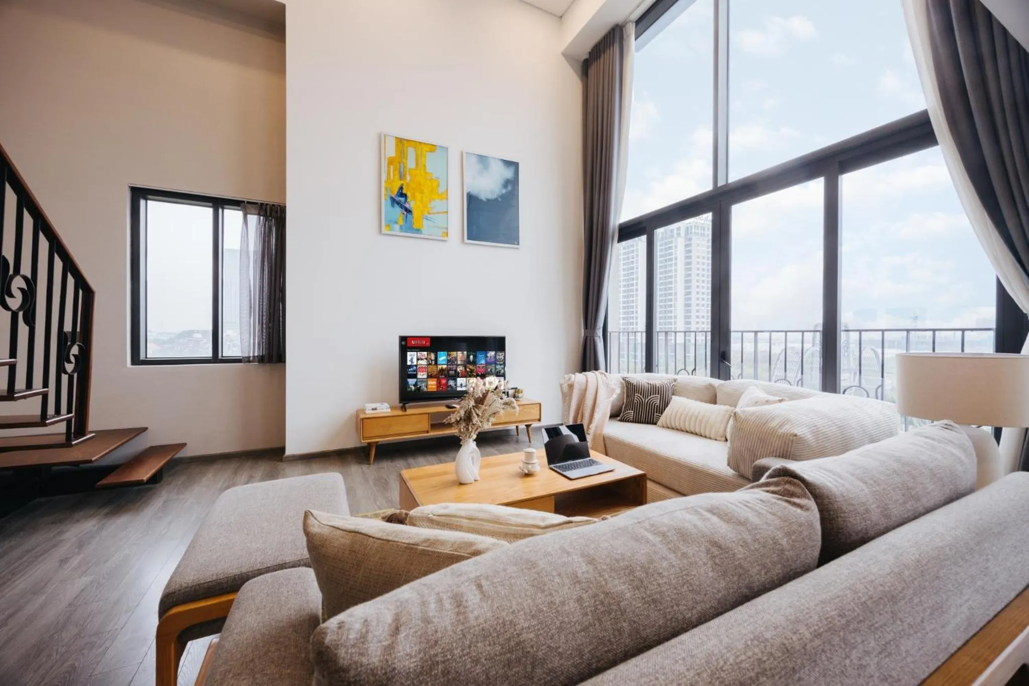 Communal lounge/ TV room in PentStudio Duplex Apartment