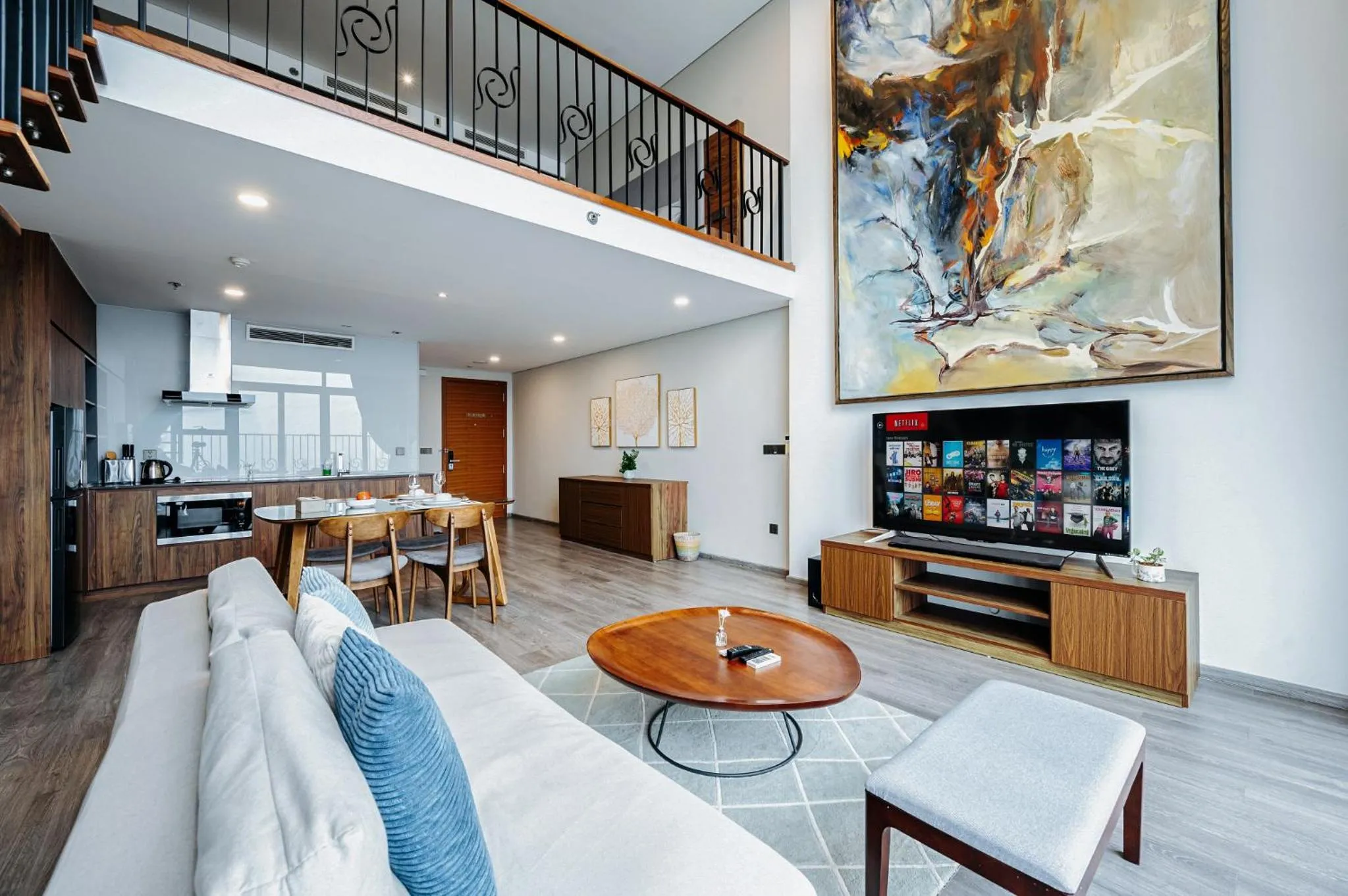 TV and multimedia in PentStudio Duplex Apartment