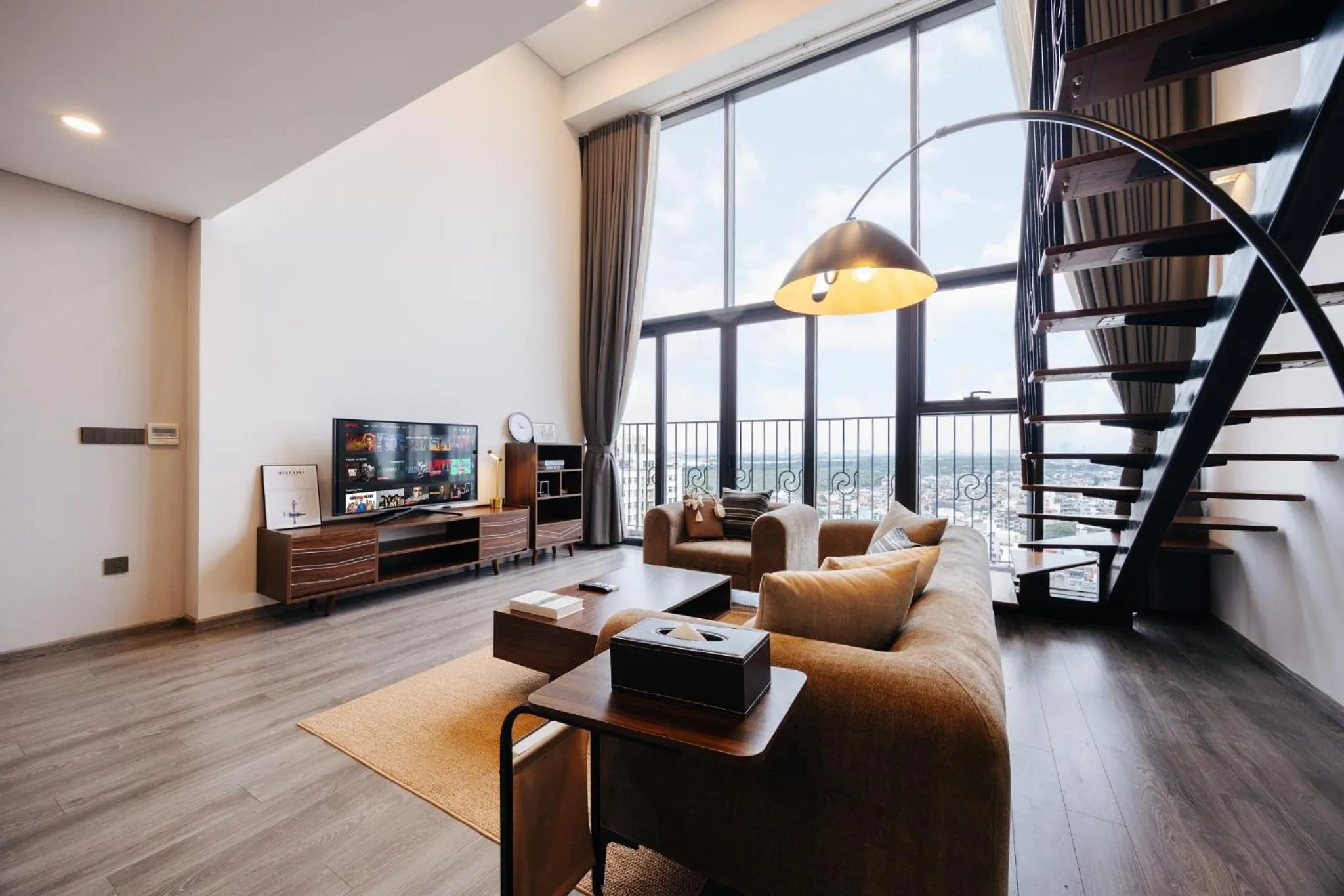 Communal lounge/ TV room in PentStudio Duplex Apartment