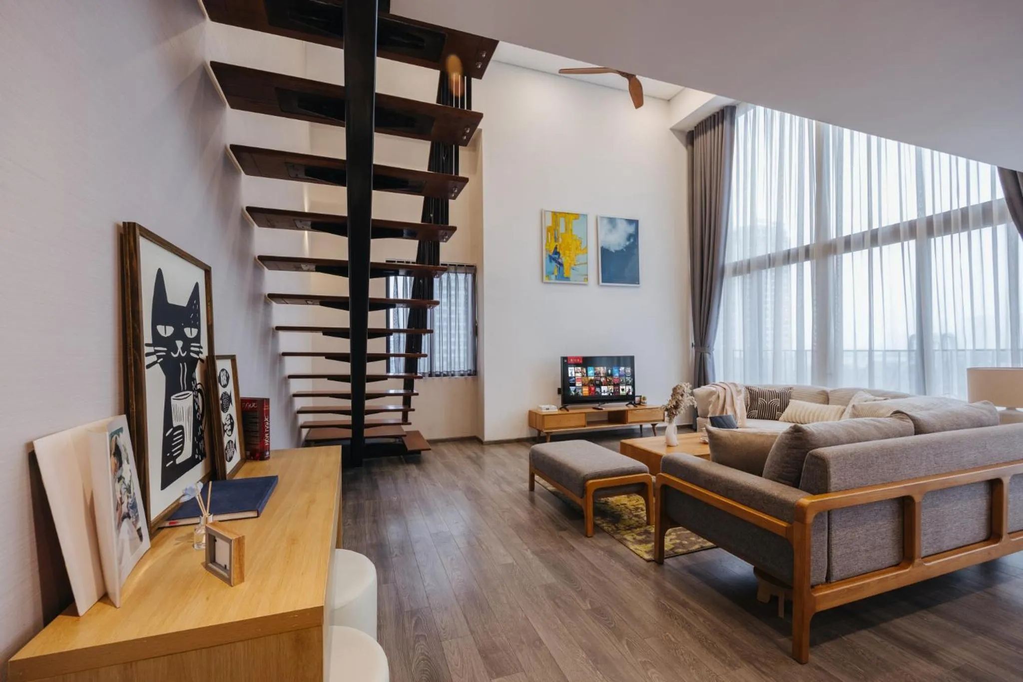 Communal lounge/ TV room in PentStudio Duplex Apartment
