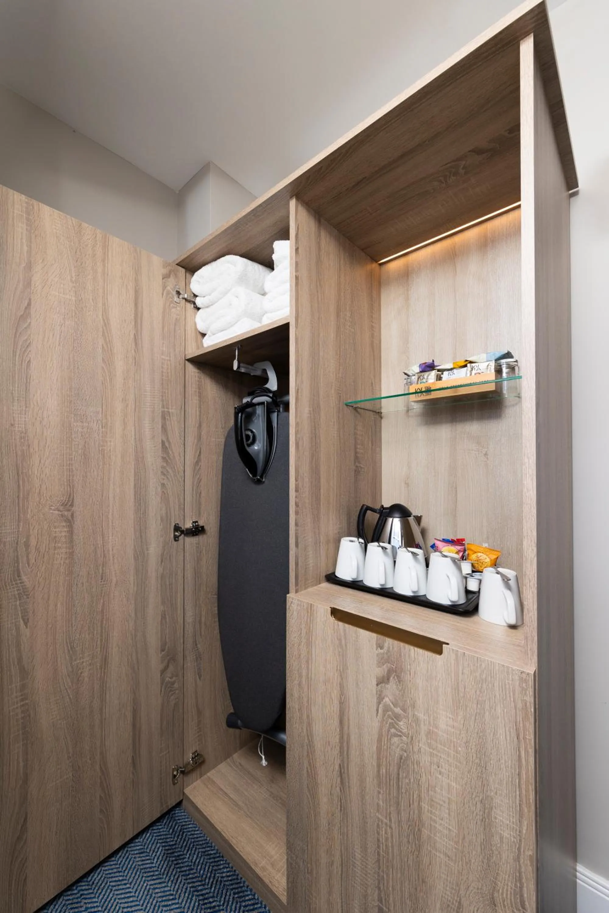 Coffee/tea facilities in Best Western Premier Dover Marina Hotel & Spa