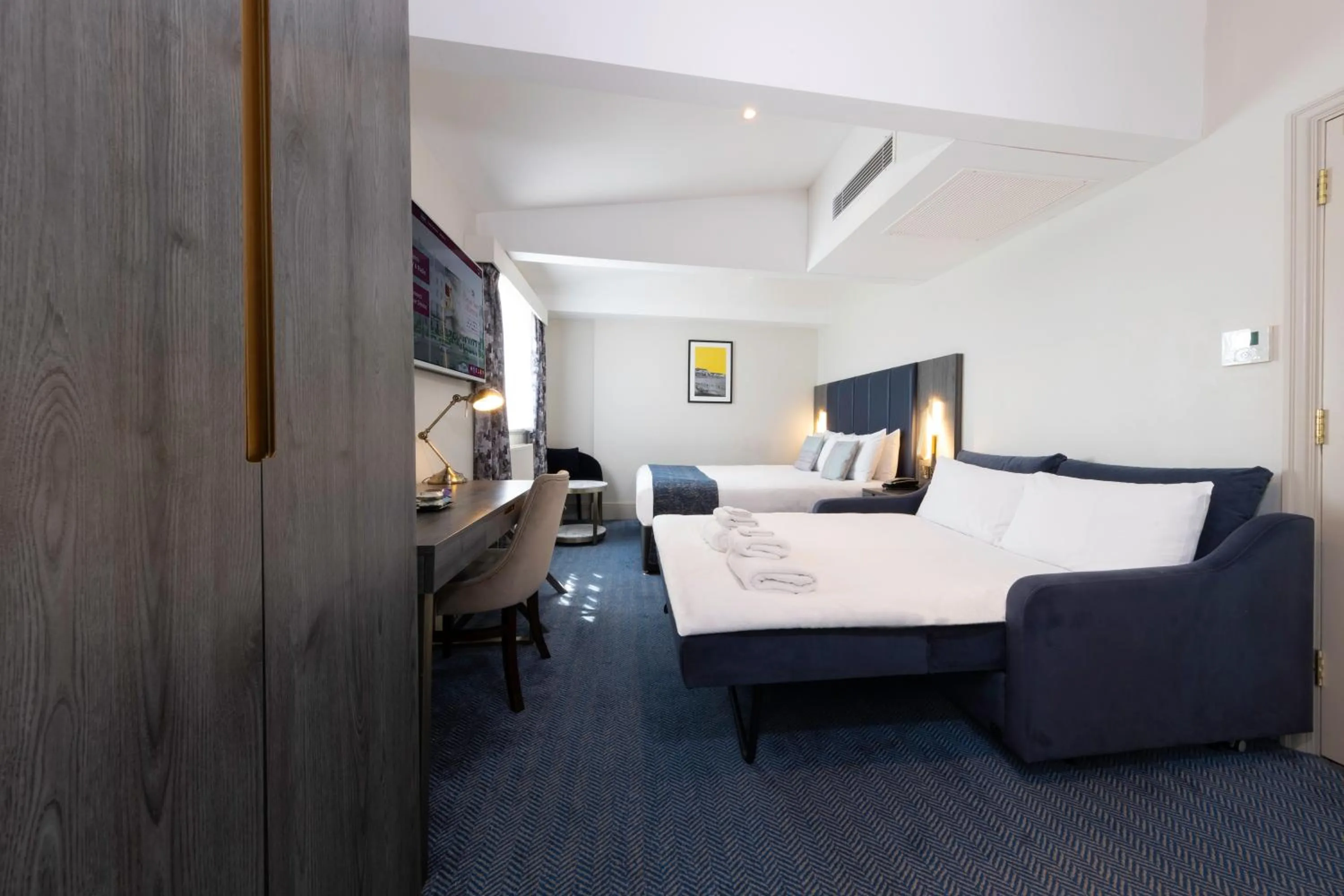 View (from property/room), Bed in Best Western Premier Dover Marina Hotel & Spa