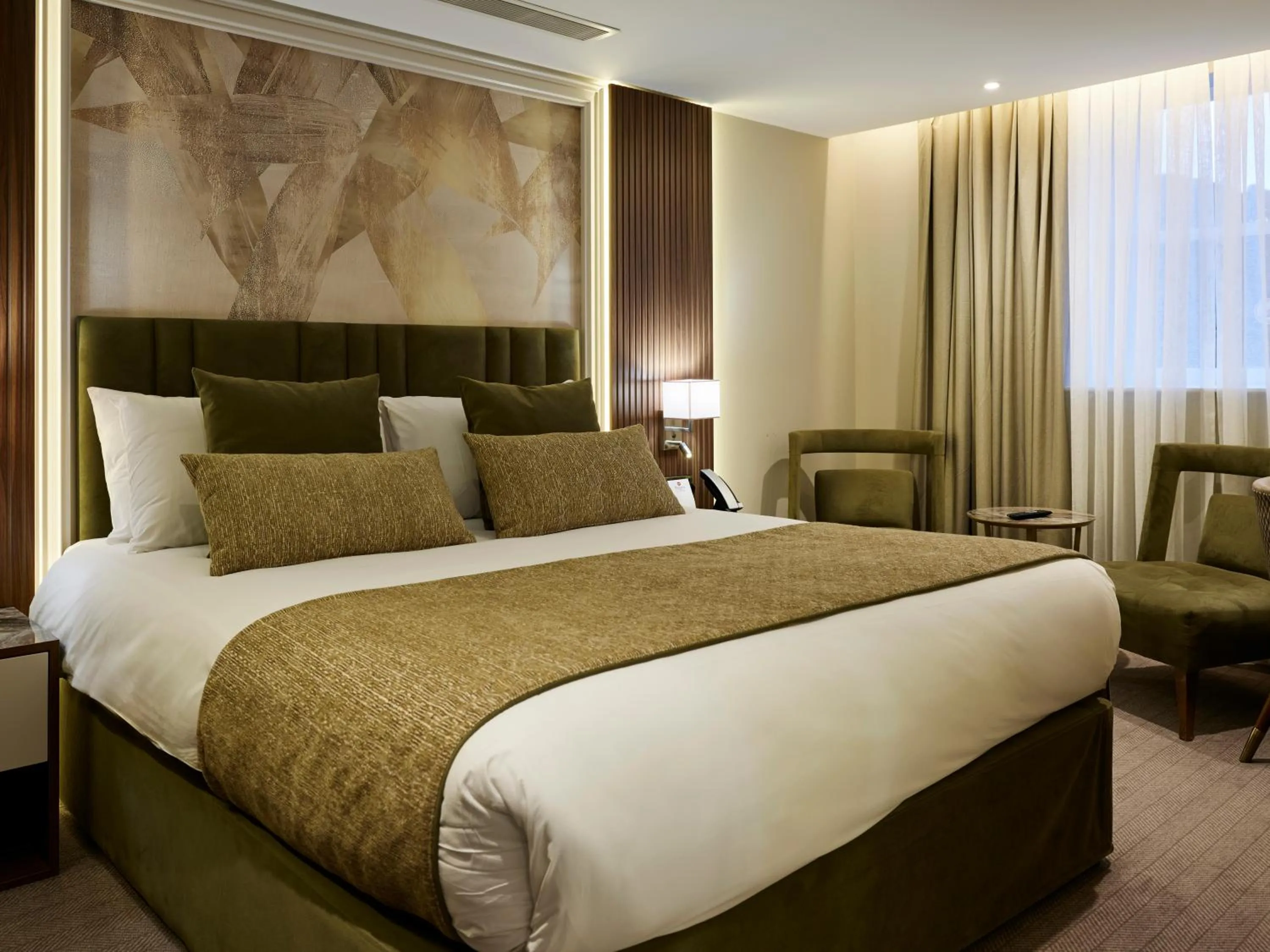 Bedroom, Bed in Best Western Premier Dover Marina Hotel & Spa