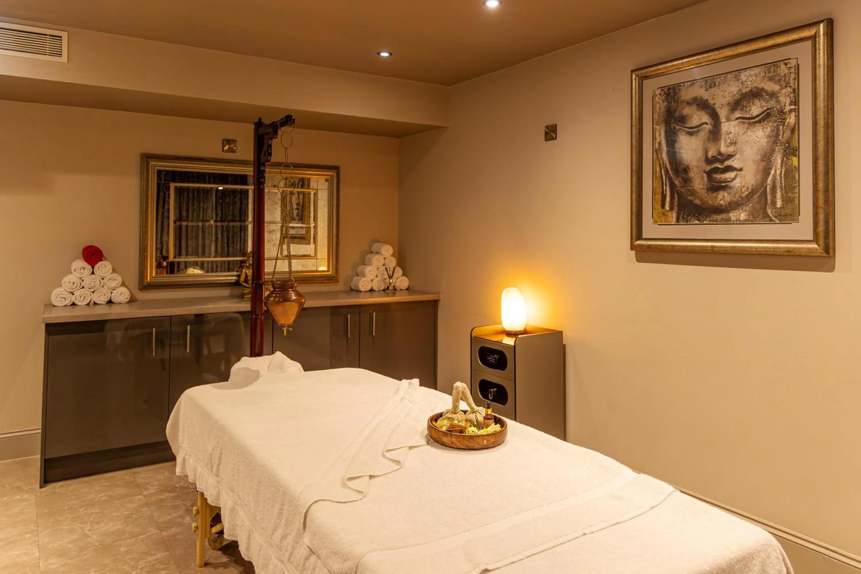 Sports in Dover Marina Hotel & Spa, Tapestry Collection by Hilton