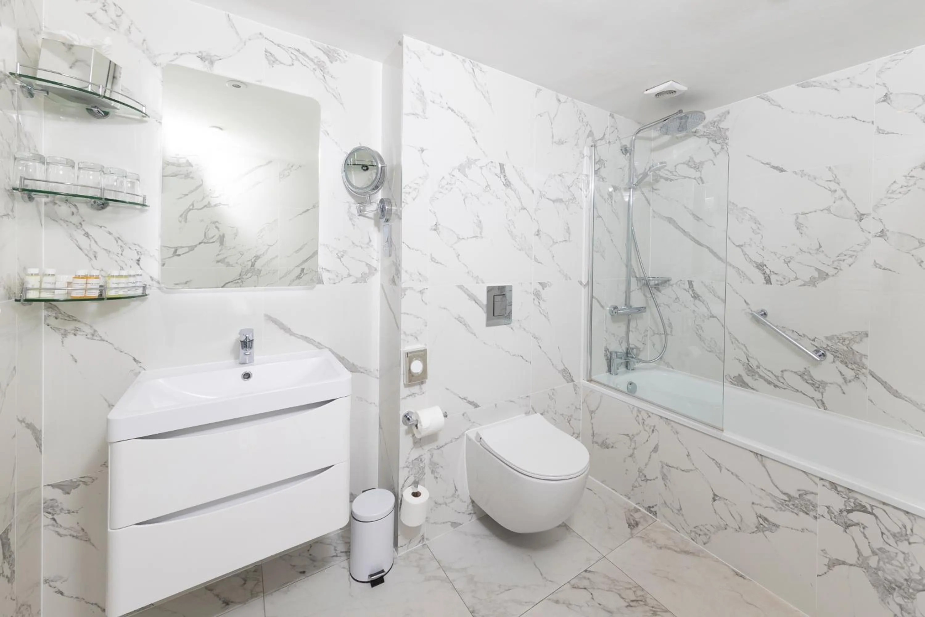 Bathroom in Best Western Premier Dover Marina Hotel & Spa