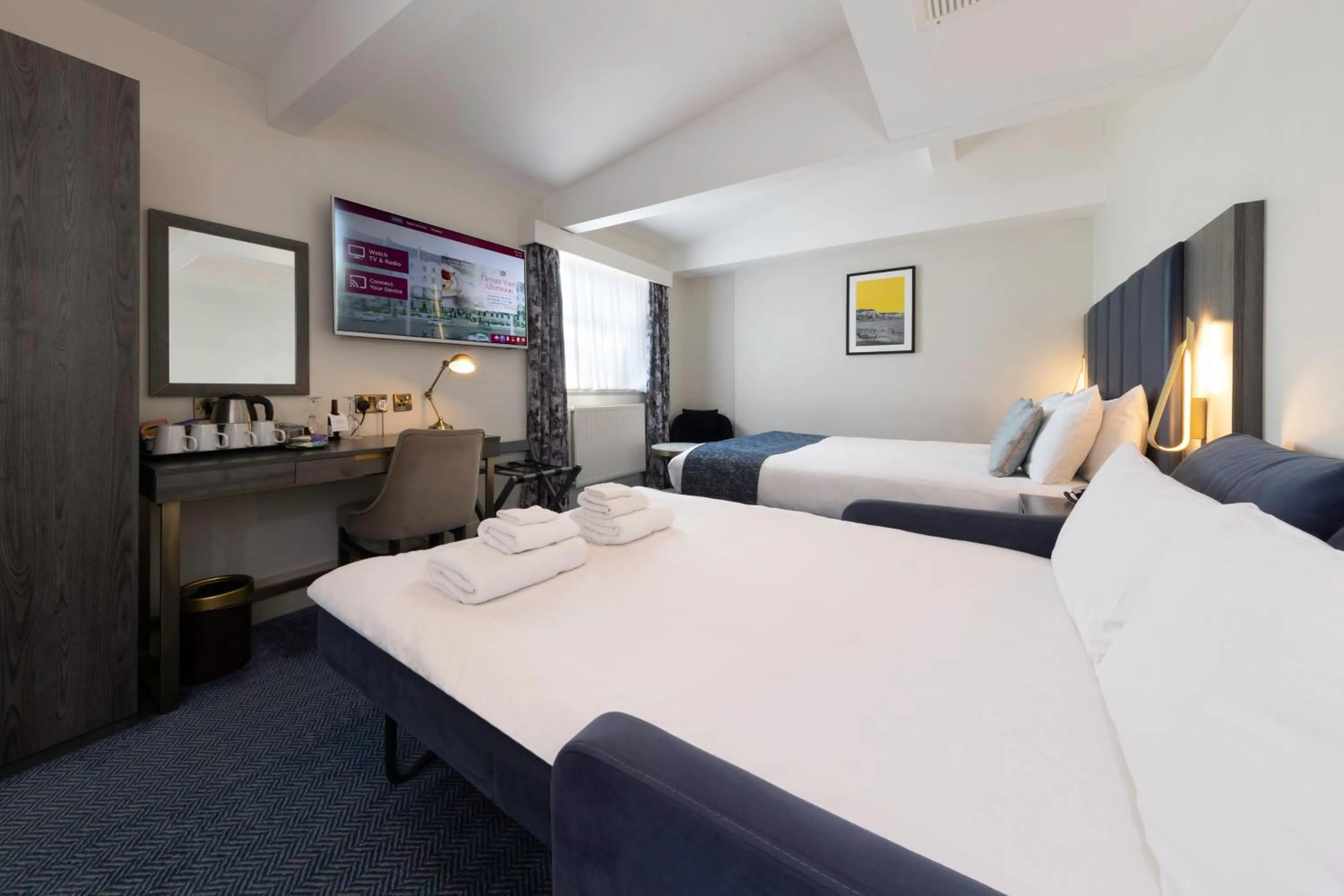 Coffee/tea facilities, Bed in Best Western Premier Dover Marina Hotel & Spa