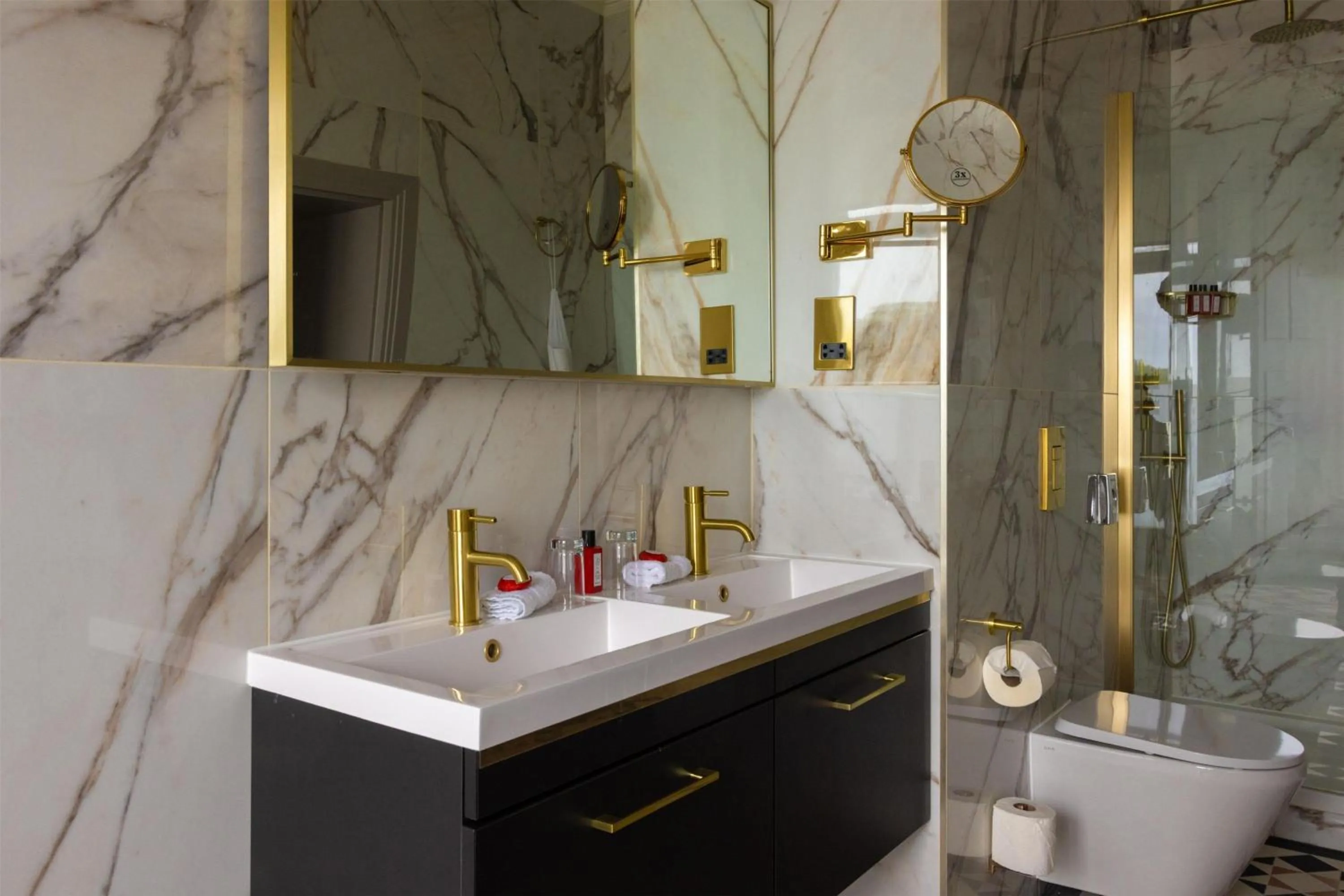 Bathroom in Dover Marina Hotel & Spa, Tapestry Collection by Hilton