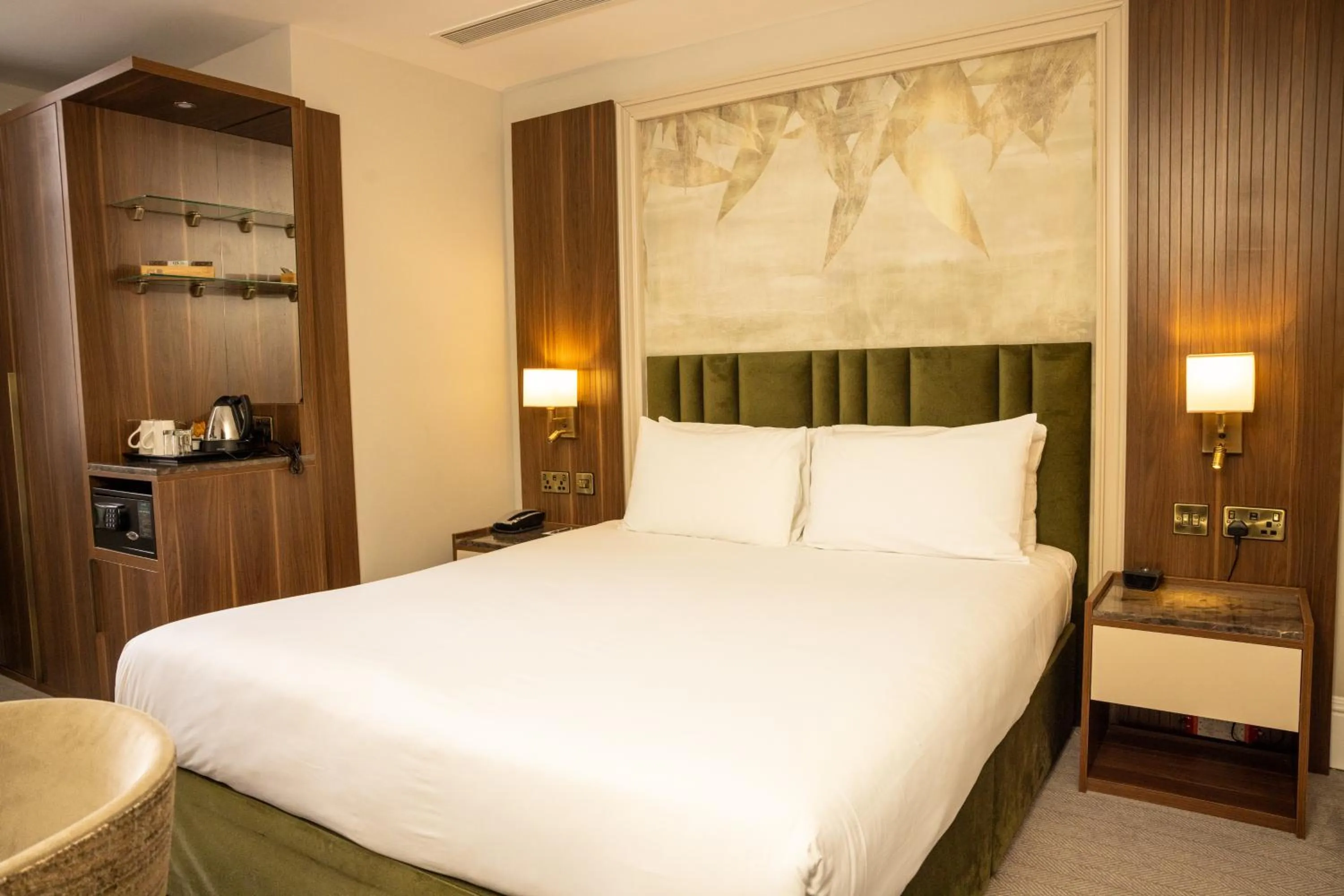 Bedroom, Bed in Dover Marina Hotel & Spa, Tapestry Collection by Hilton