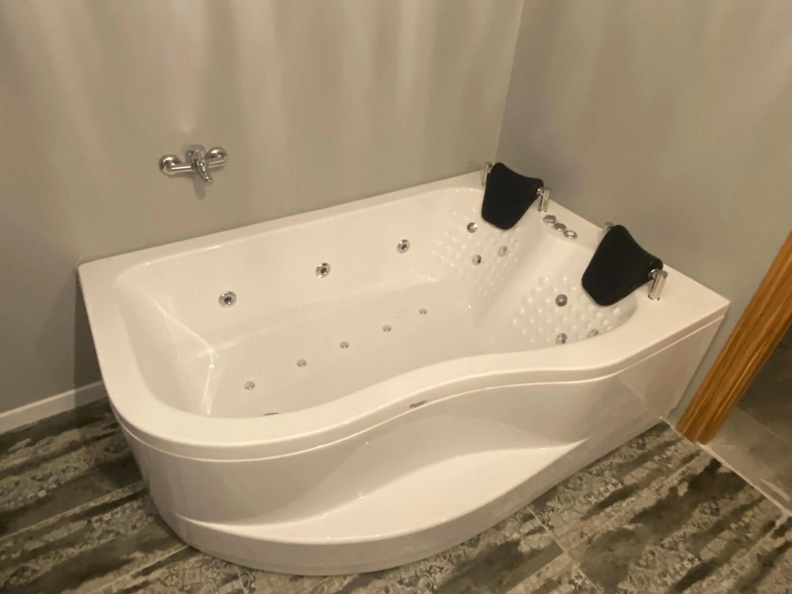 Bathroom in Rosse Hotel