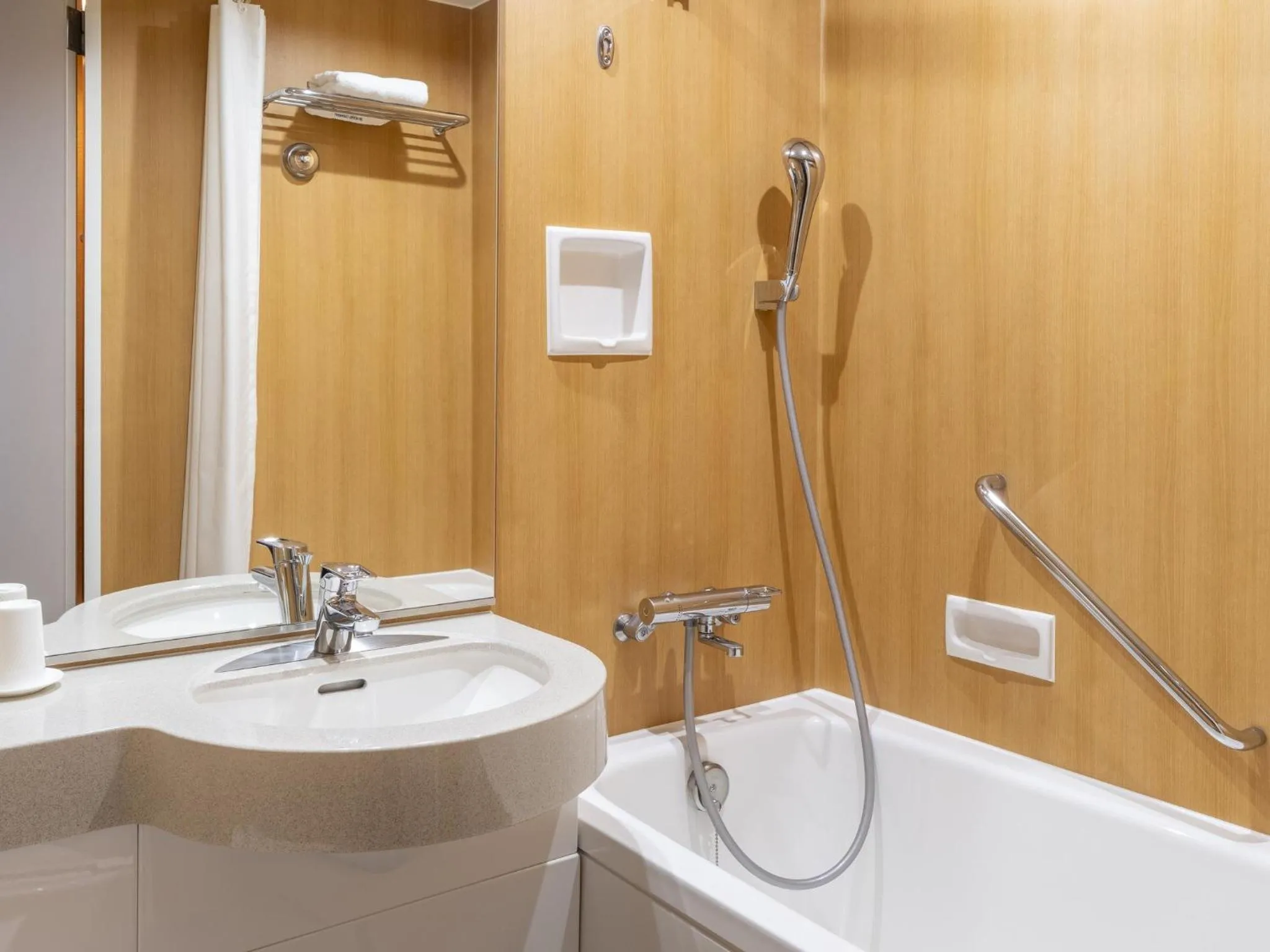 Bathroom in JR Hotel Clement Takamatsu