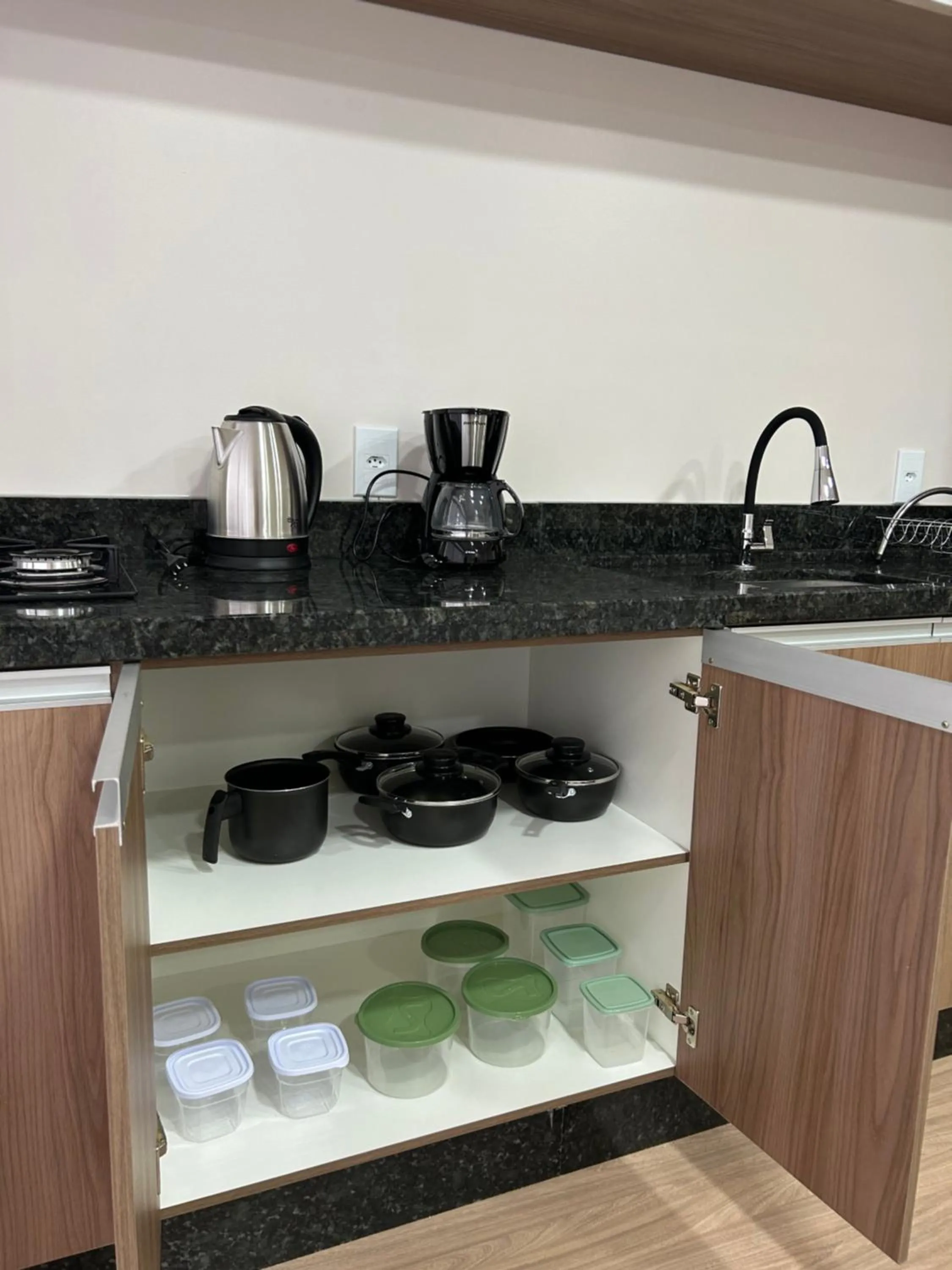 Coffee/tea facilities in Kitnet 5