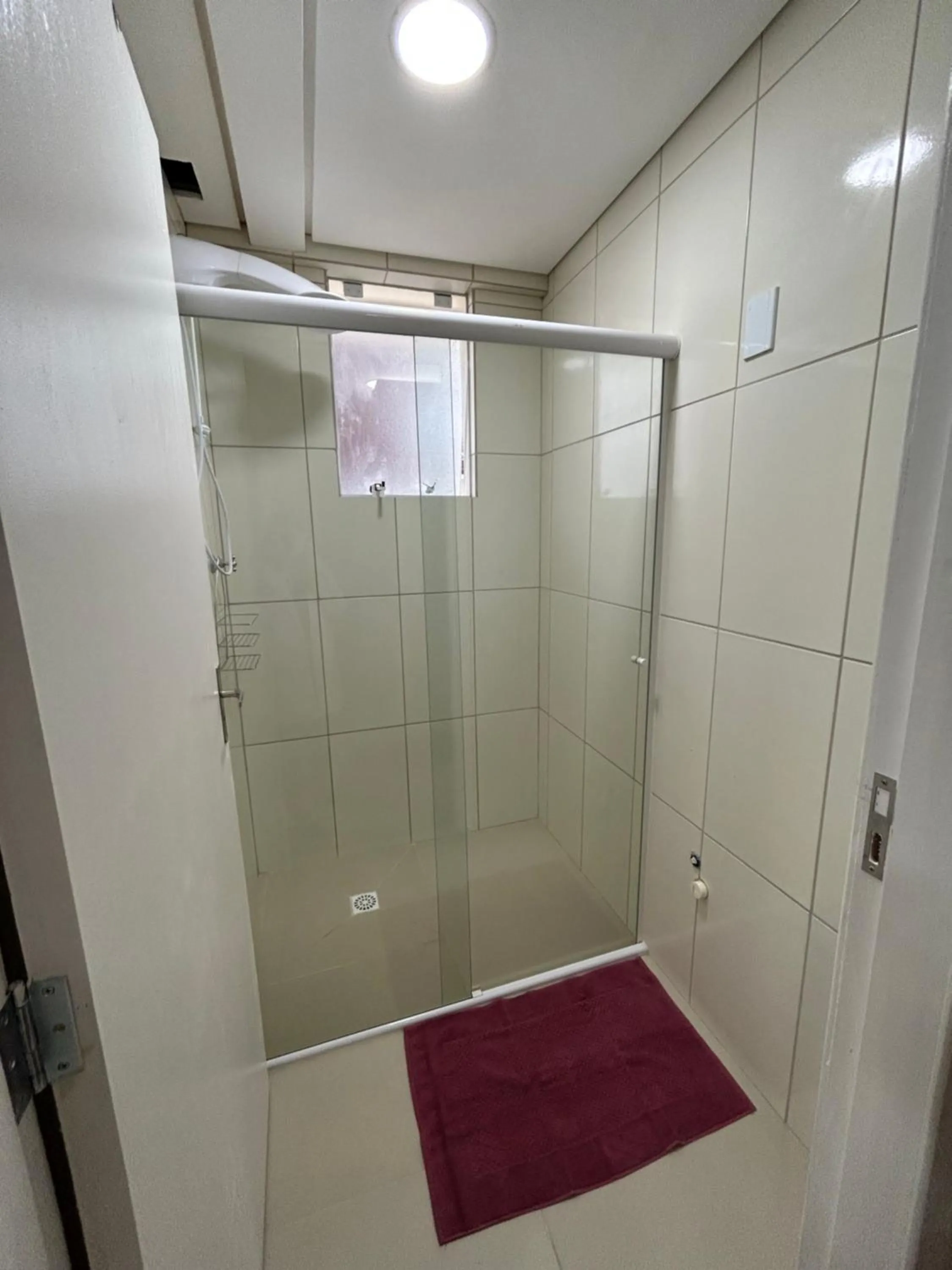 Shower in Kitnet 5