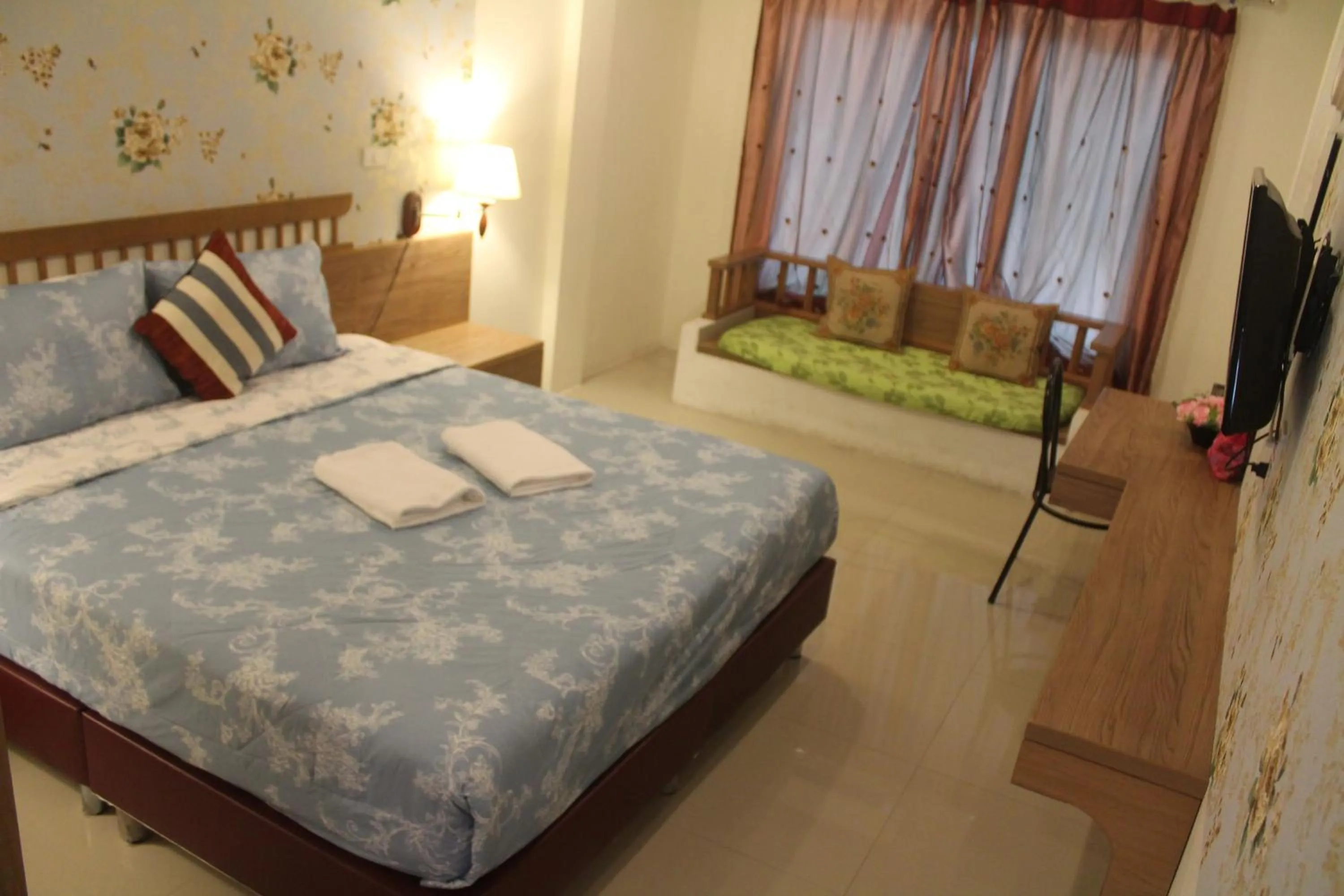 Bed in Huen Chan Thip