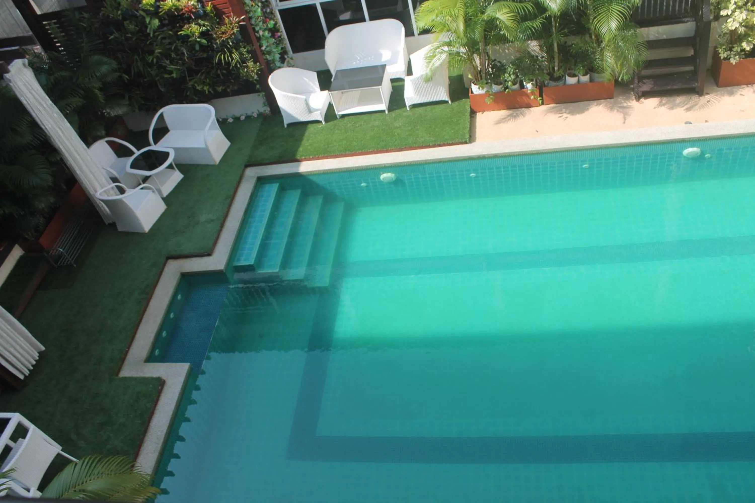 Swimming pool in Huen Chan Thip