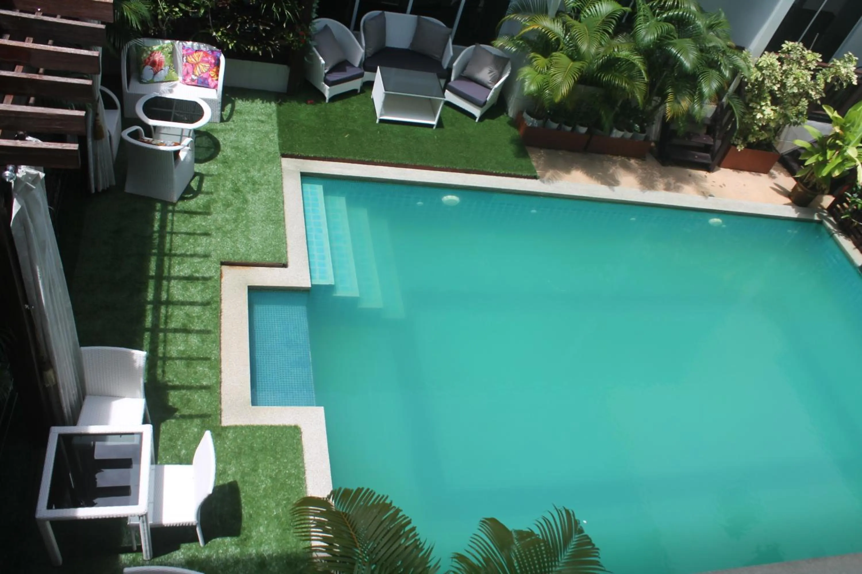 Swimming pool in Huen Chan Thip