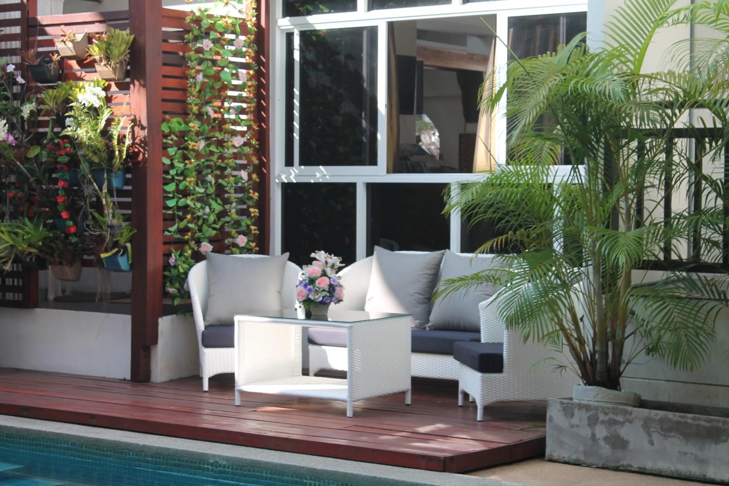 Area and facilities in Huen Chan Thip