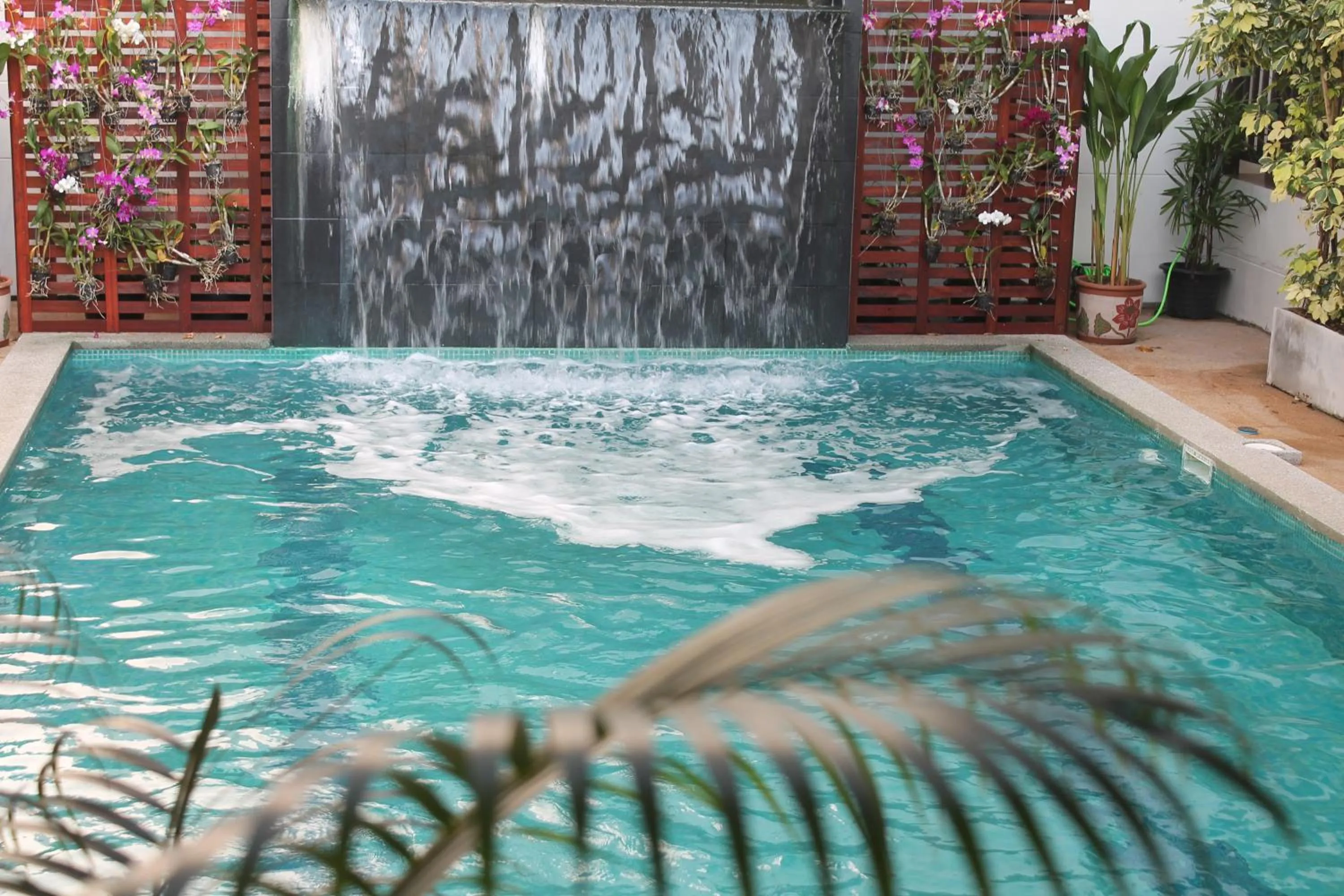 Swimming pool in Huen Chan Thip