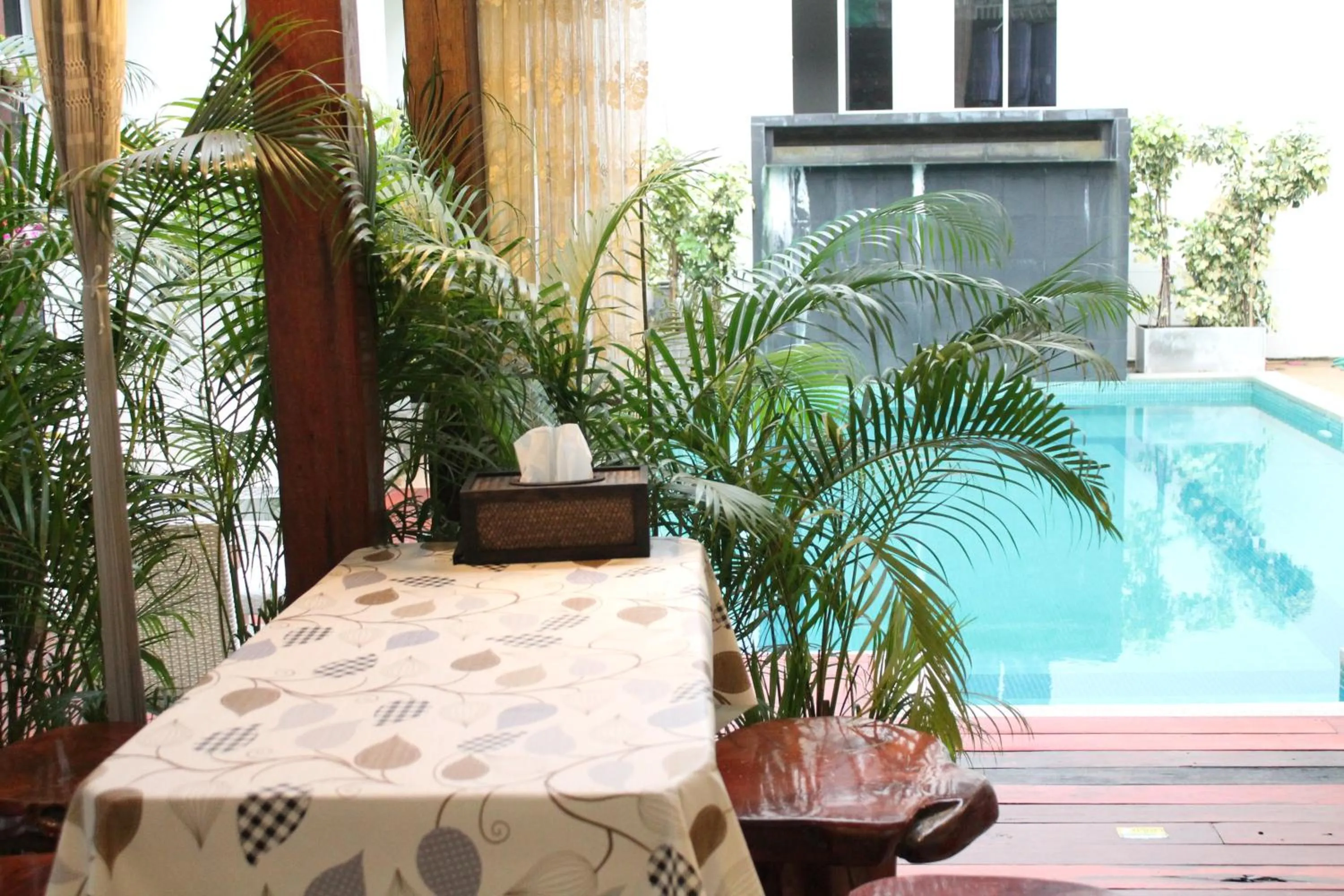 Restaurant/places to eat in Huen Chan Thip