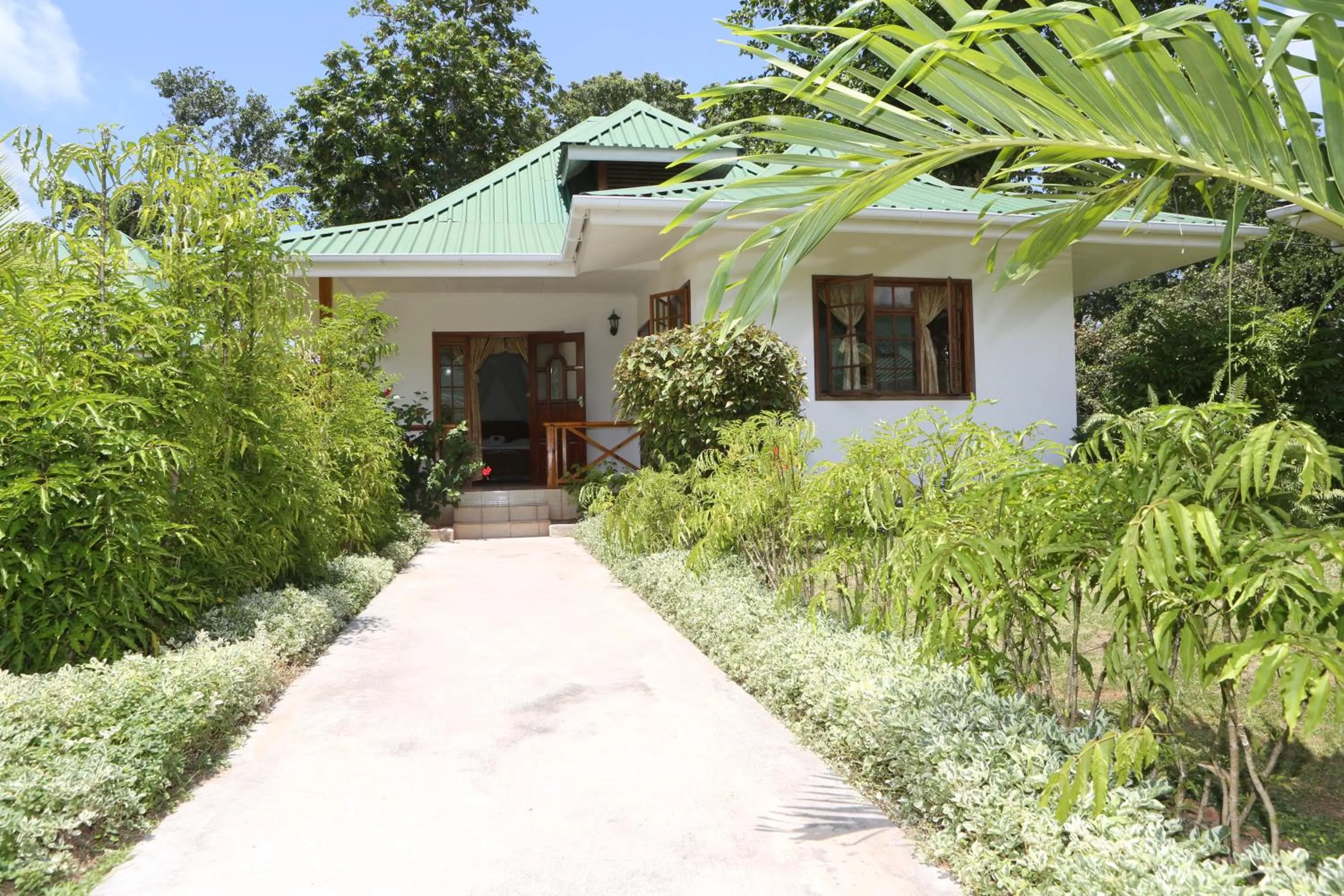 Le Surmer Self Catering Chalets