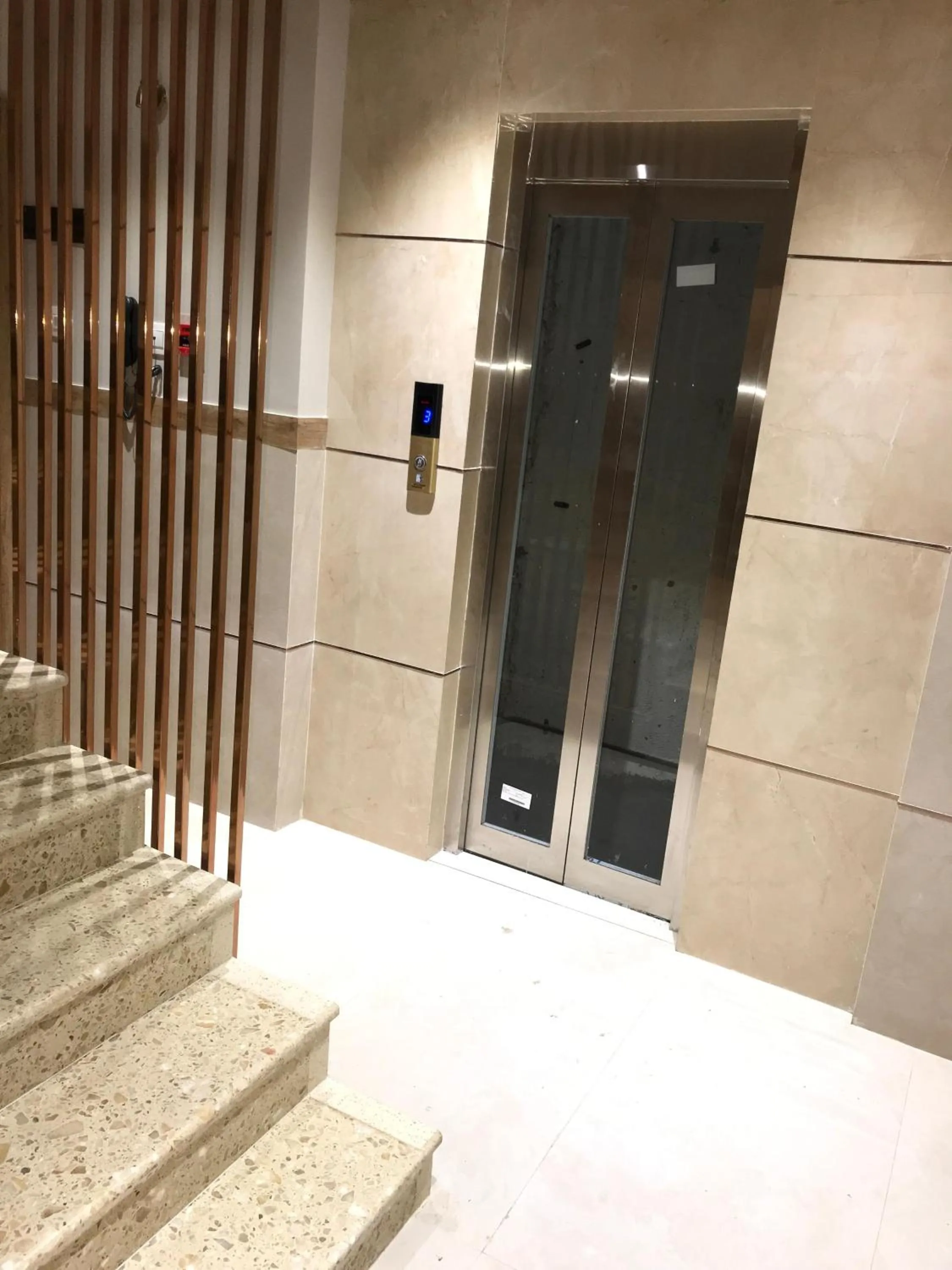 HOTEL AMBER PARAMOUNT