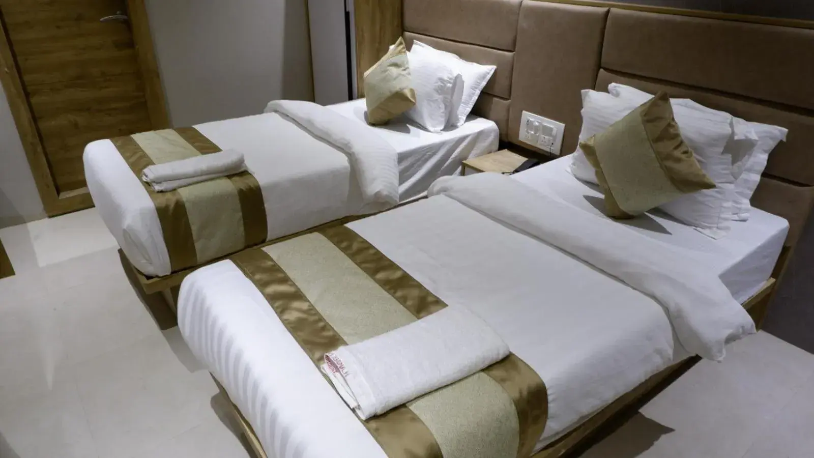 Bed in HOTEL AMBER PARAMOUNT Bed in HOTEL AMBER PARAMOUNT