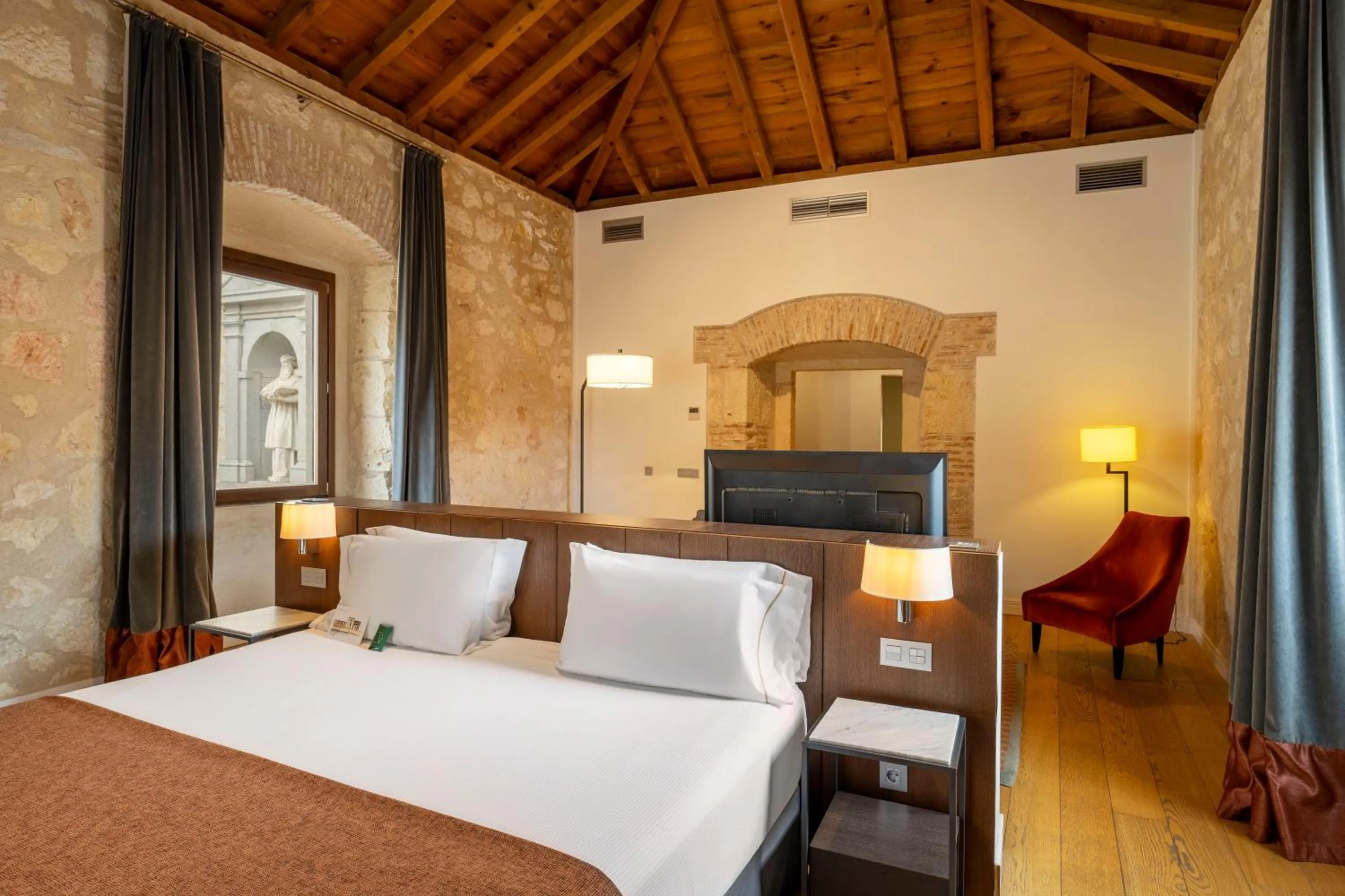 Bed in Áurea Convento Capuchinos by Eurostars Hotel Company