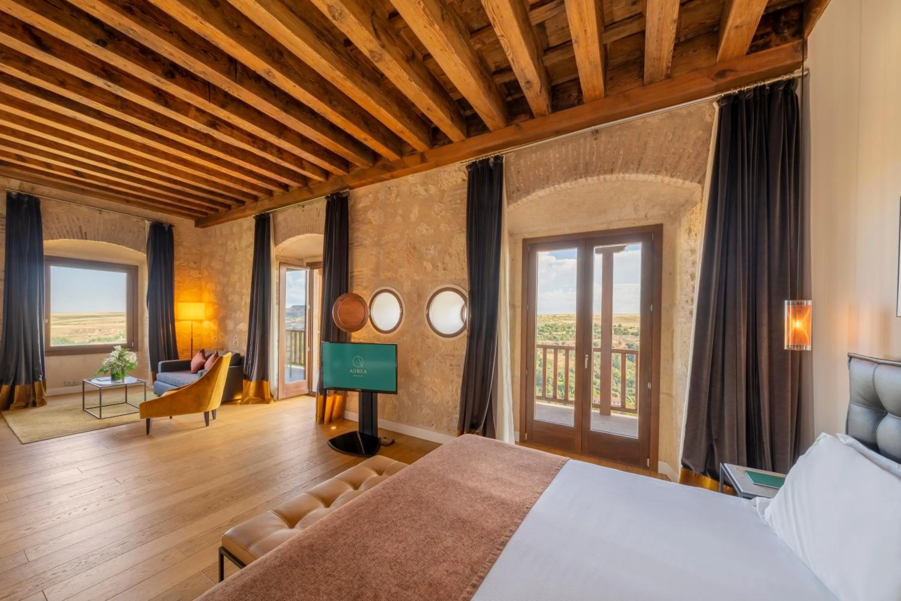 Photo of the whole room, Bed in Áurea Convento Capuchinos by Eurostars Hotel Company