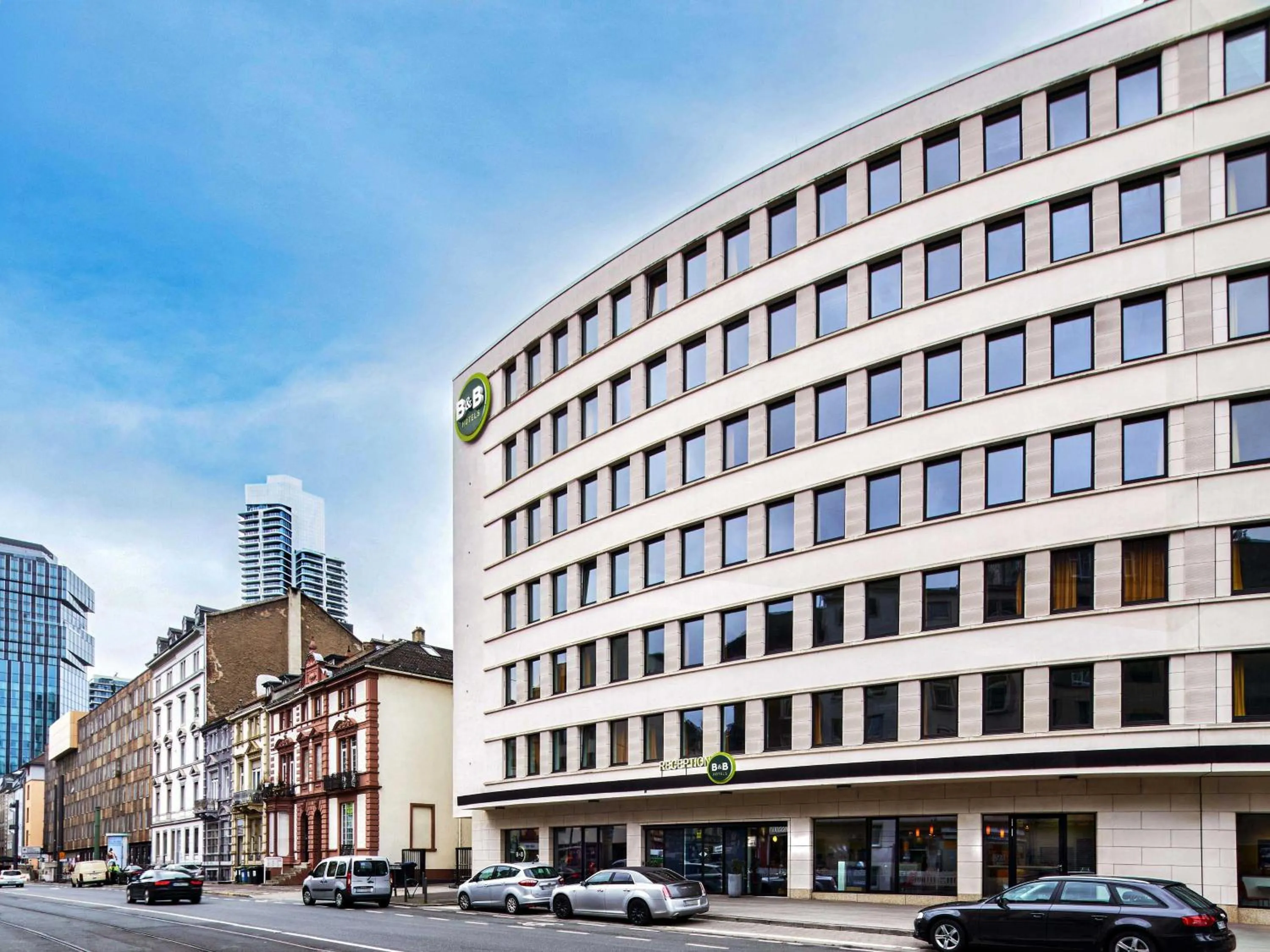 Property building in B&B HOTEL Frankfurt-Hbf