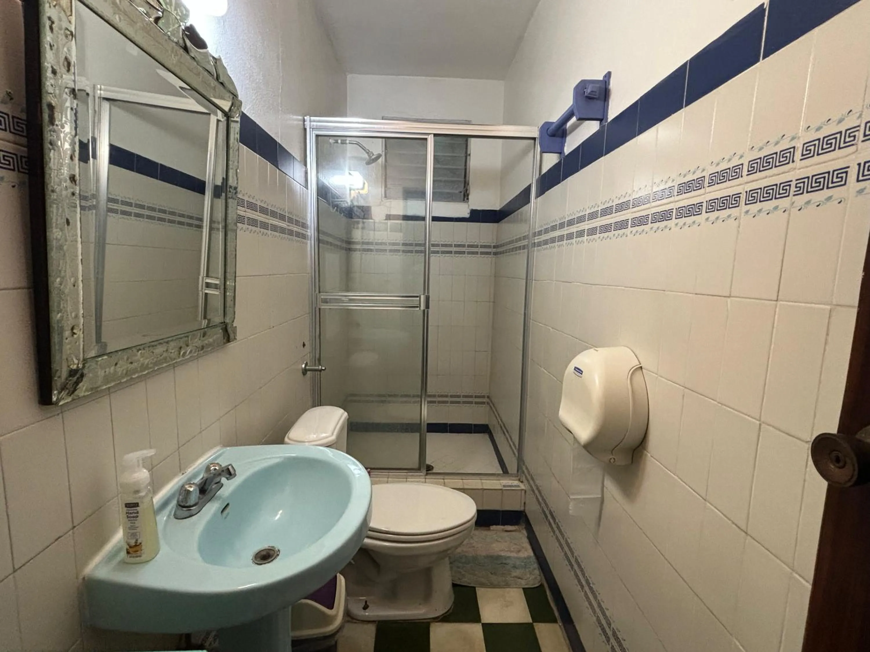 Shower in Hostel Posada 1914