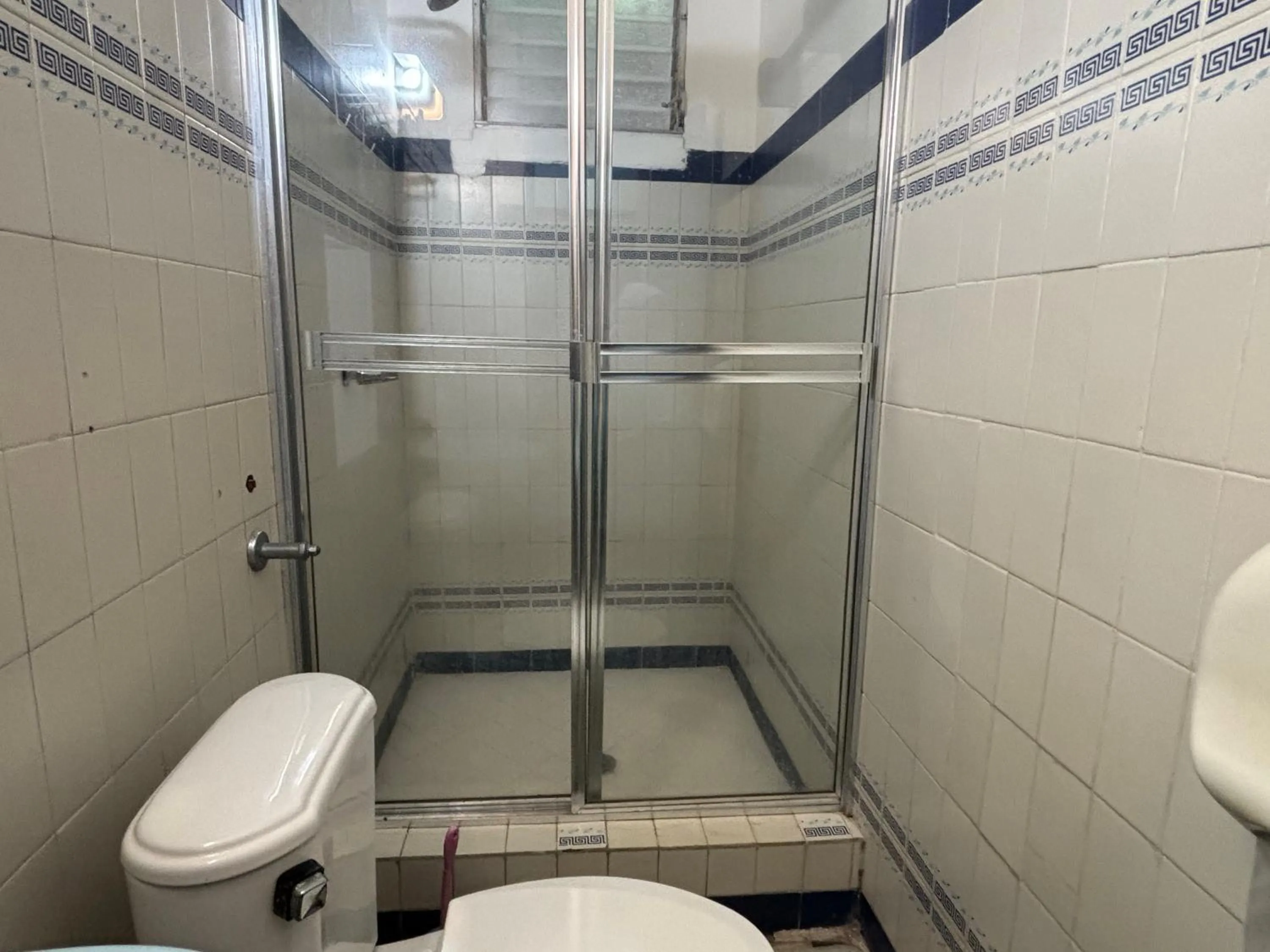 Shower in Hostel Posada 1914