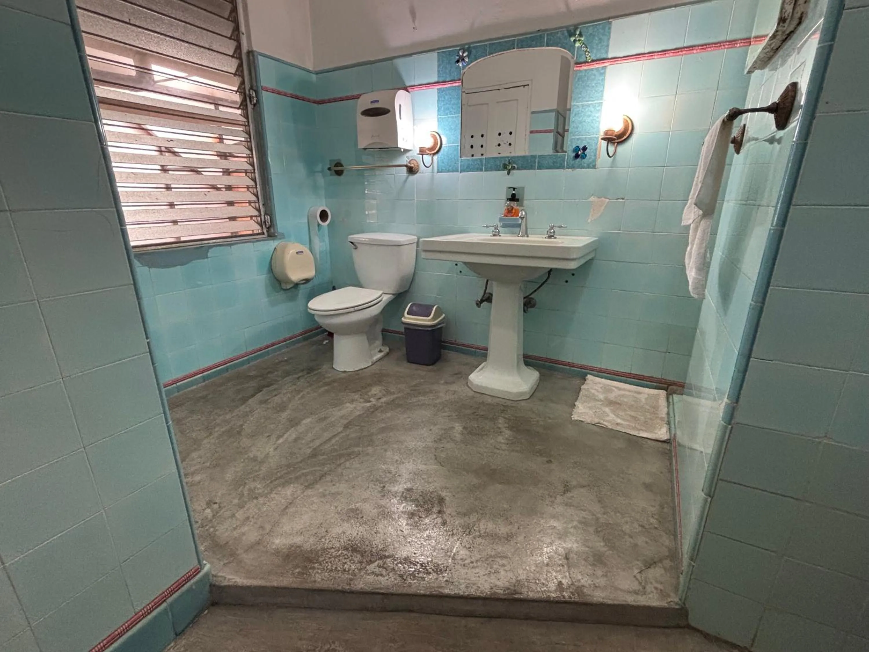 Shower in Hostel Posada 1914