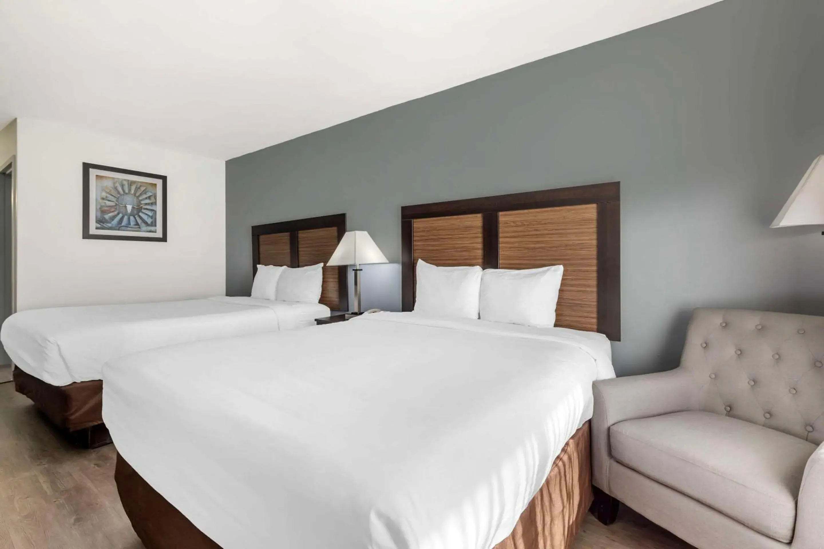 Bedroom in Suburban Studios Gainesville Bedroom in Suburban Studios Gainesville