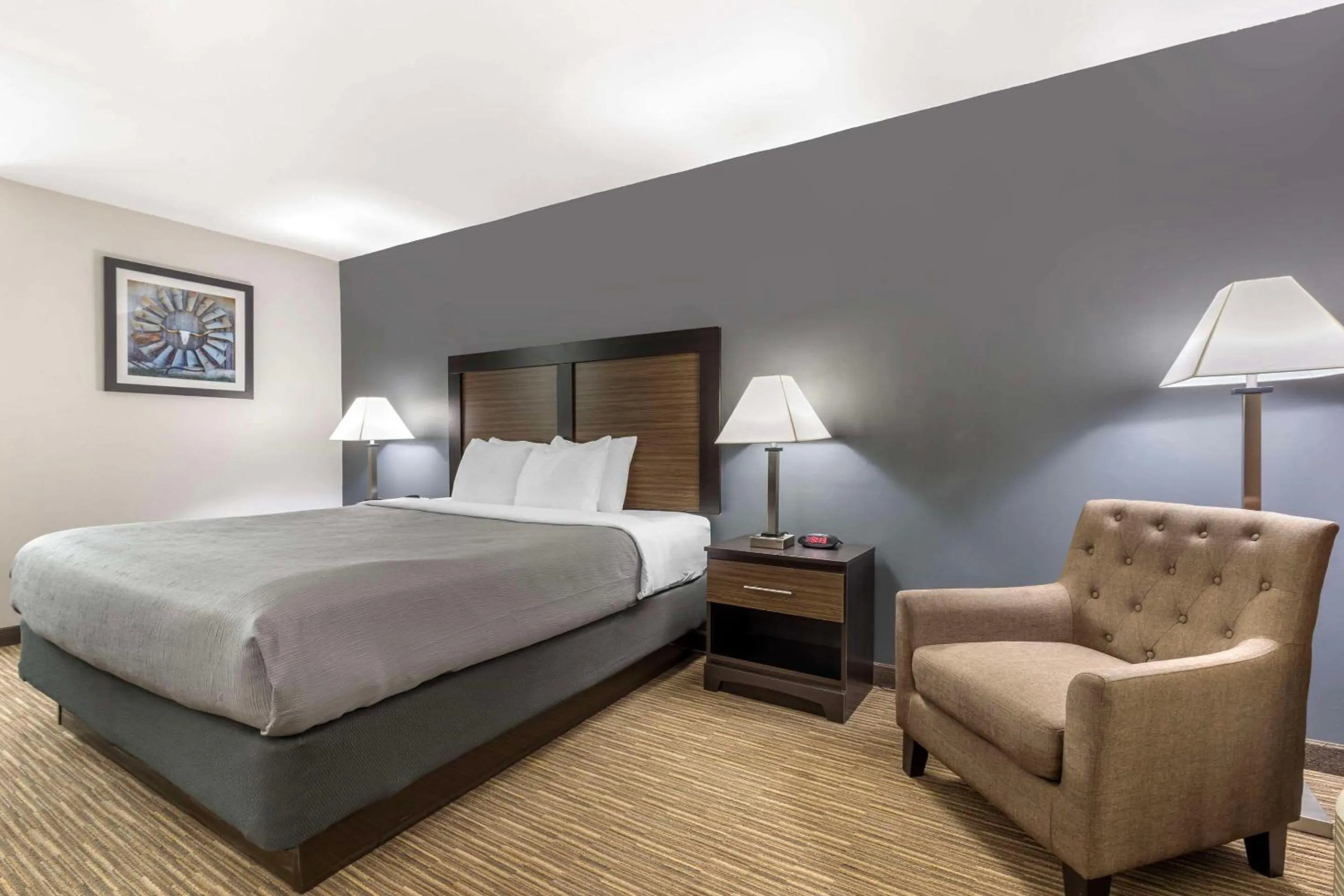 Bedroom, Bed in Suburban Studios Gainesville