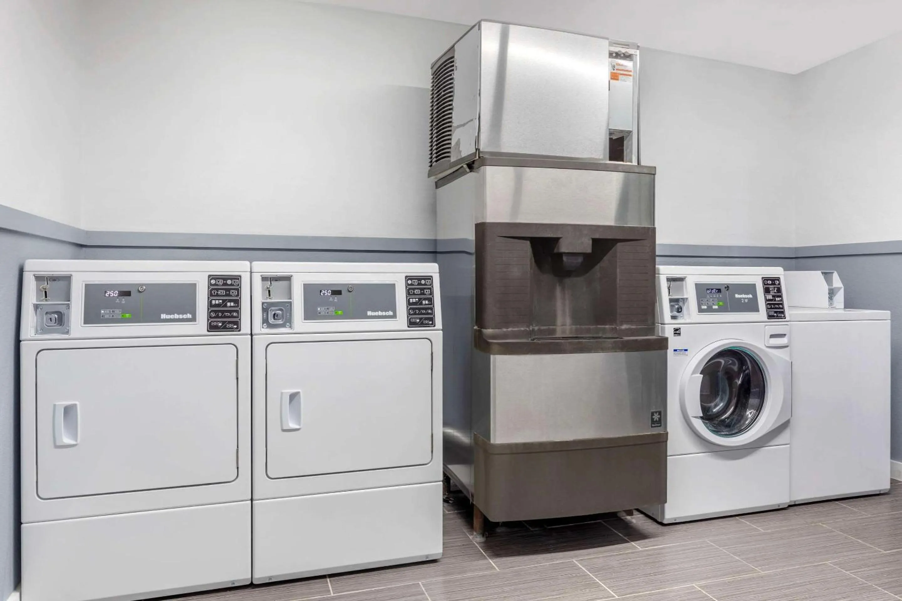 laundry in Suburban Studios Gainesville