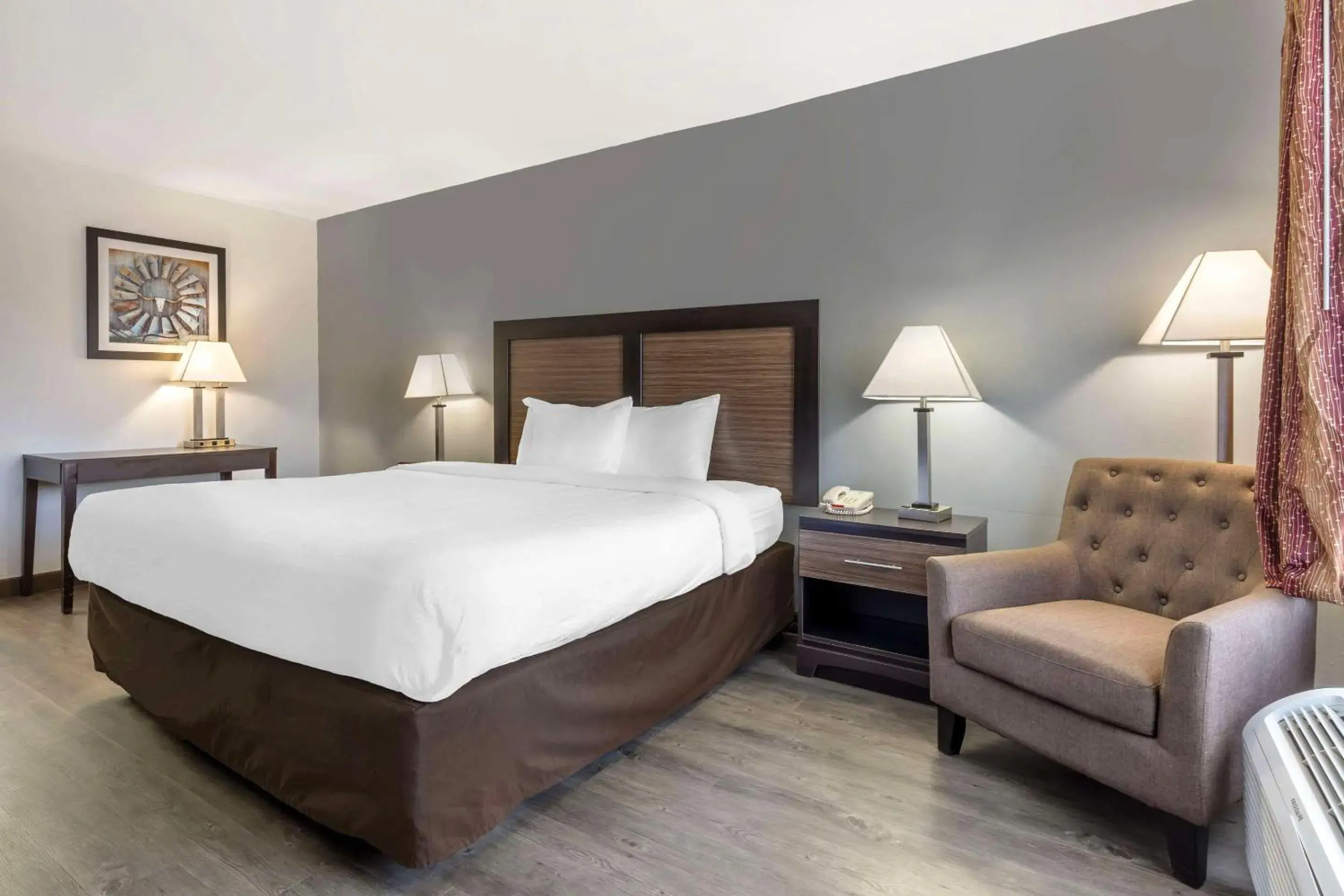 Bedroom in Suburban Studios Gainesville Bedroom in Suburban Studios Gainesville