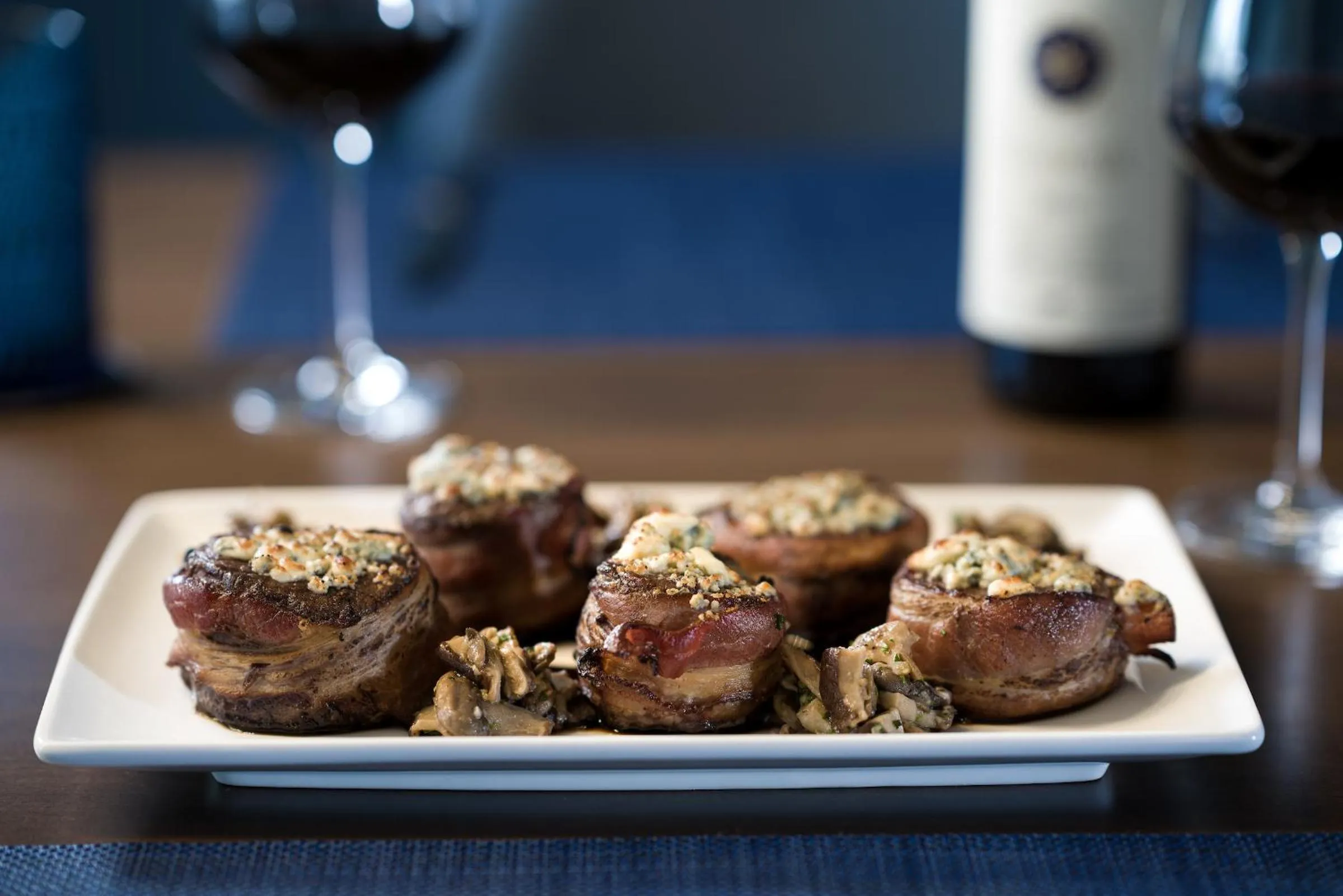 Restaurant/places to eat in Innovation Hotel