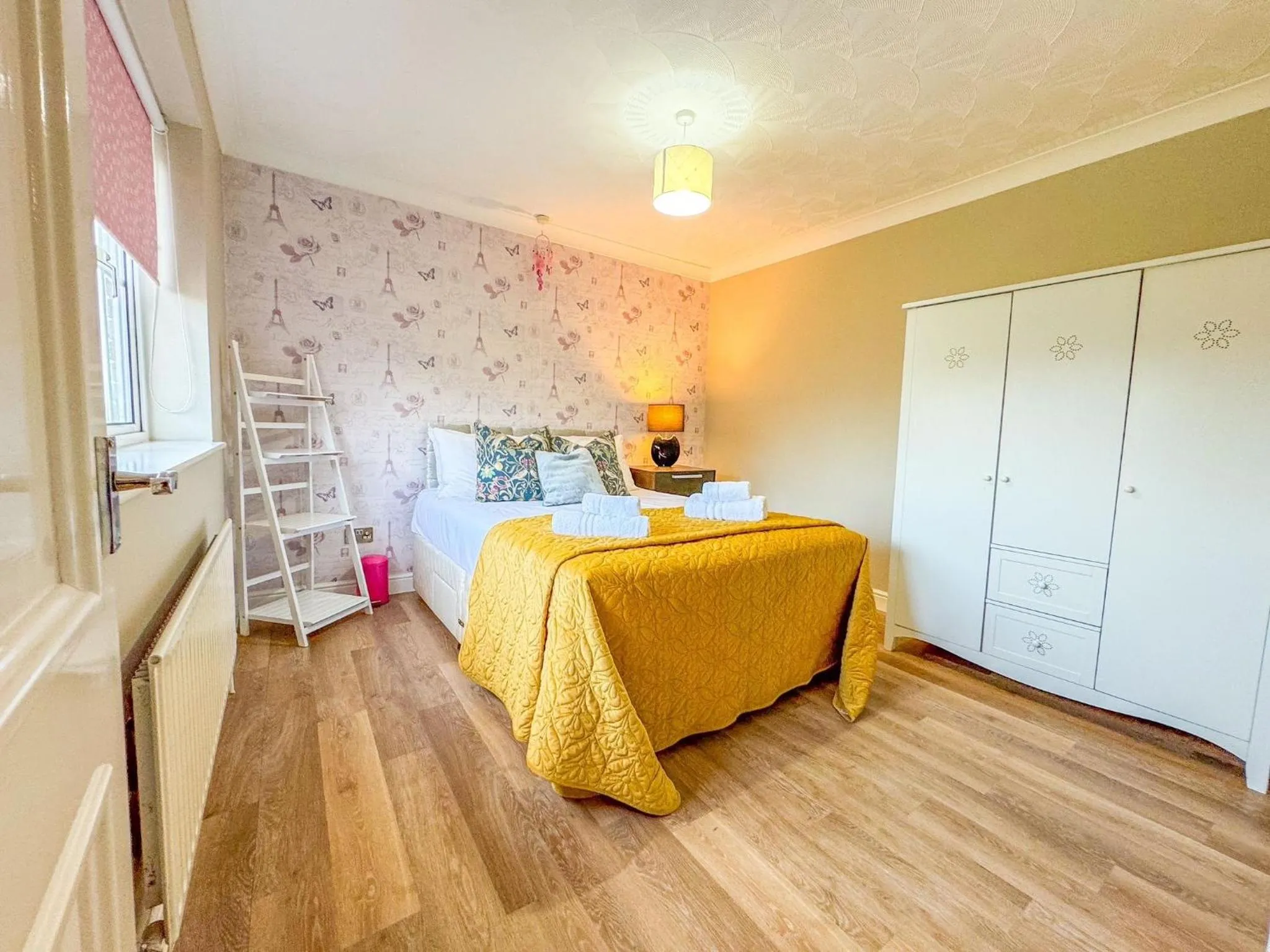 Bedroom, Bed in The Firs