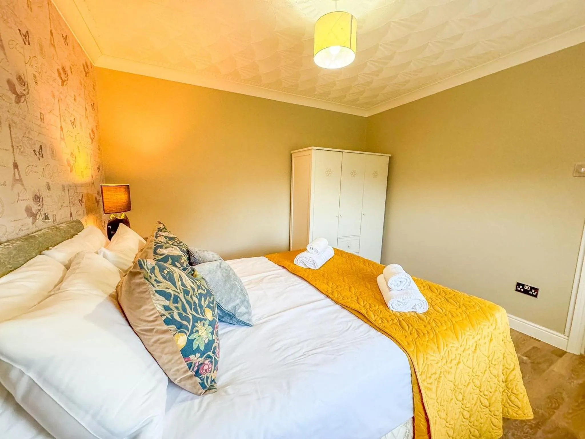 Bedroom, Bed in The Firs