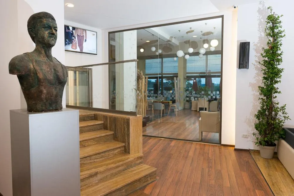 Decorative detail in Hotel On Plonge Junior